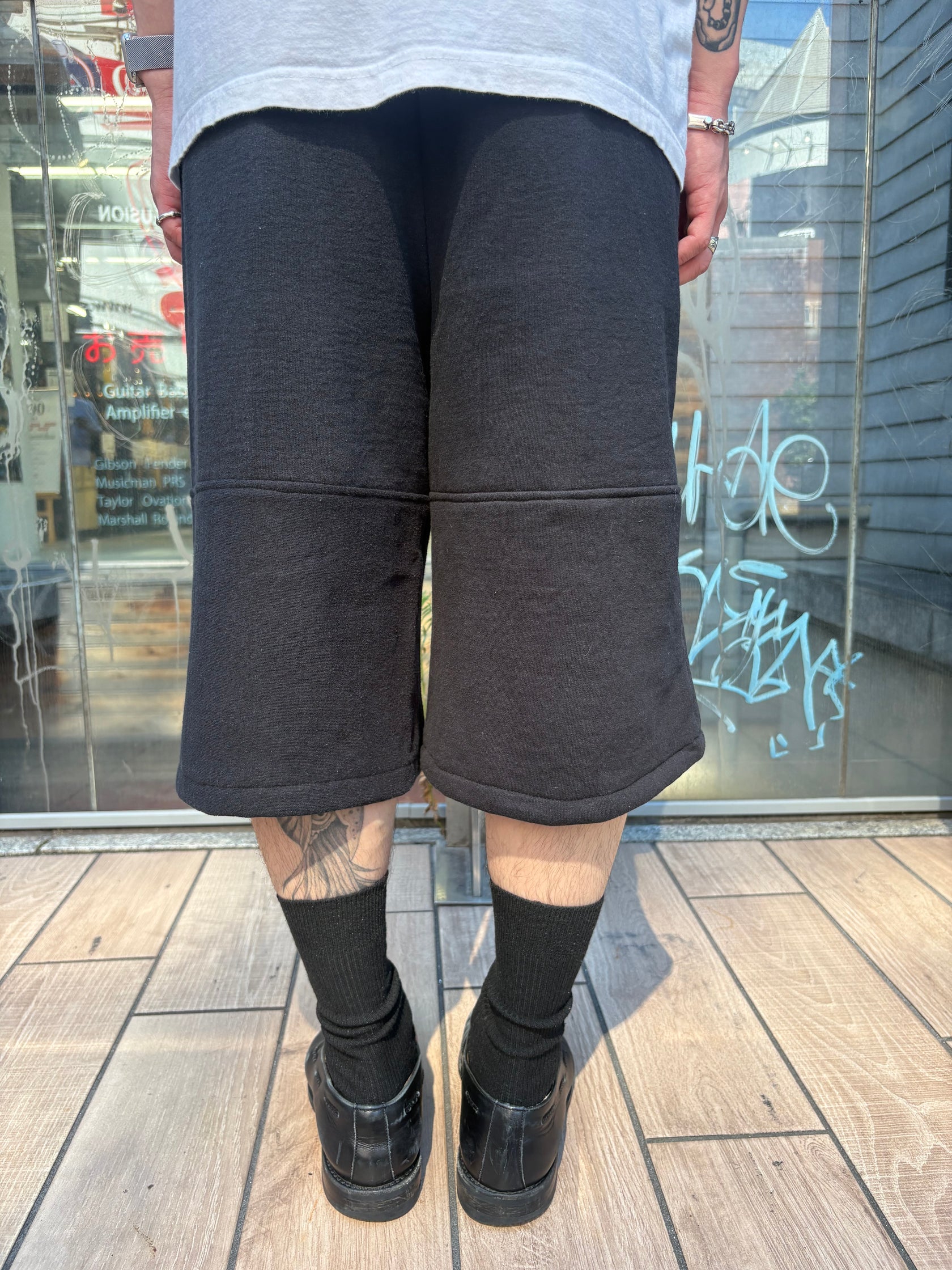 REMAKE SWEATS DOUBLE KNEE SHORTS