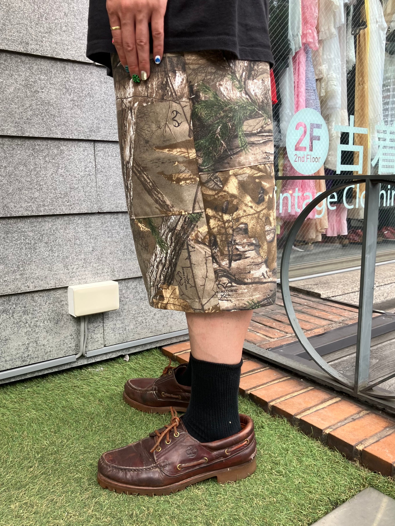 REMAKE SWEATS DOUBLE KNEE SHORTS