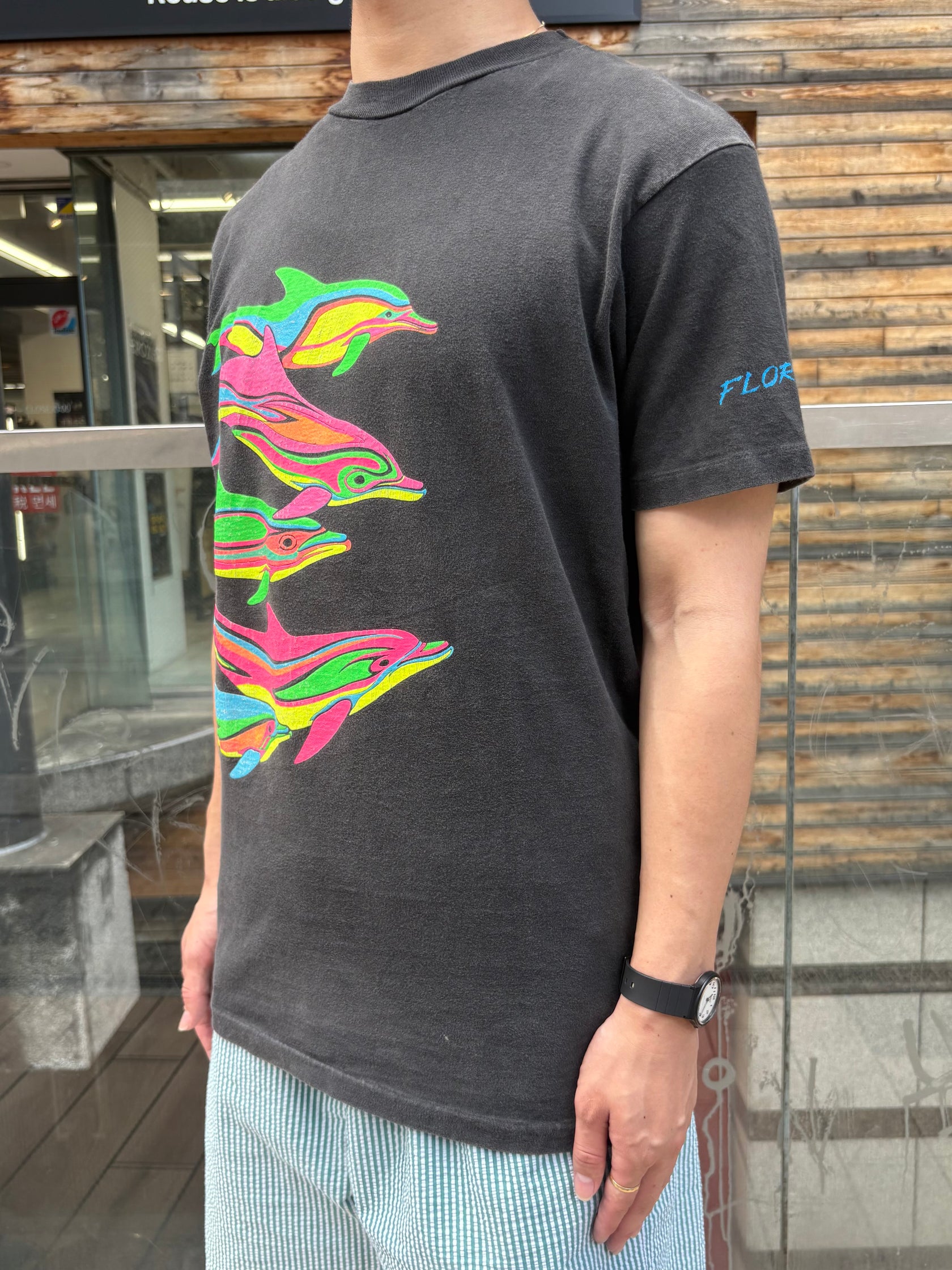 90's「Rainbow Graphics 」グラフィックTシャツ