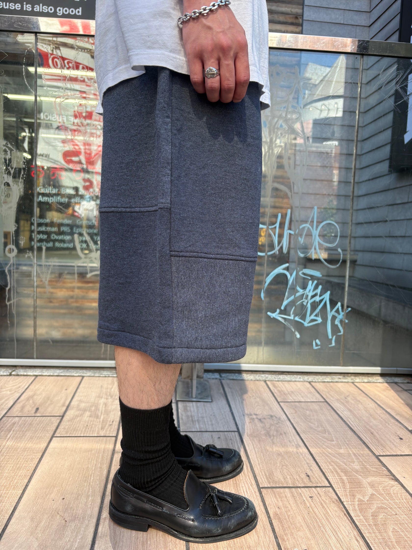 REMAKE SWEATS DOUBLE KNEE SHORTS