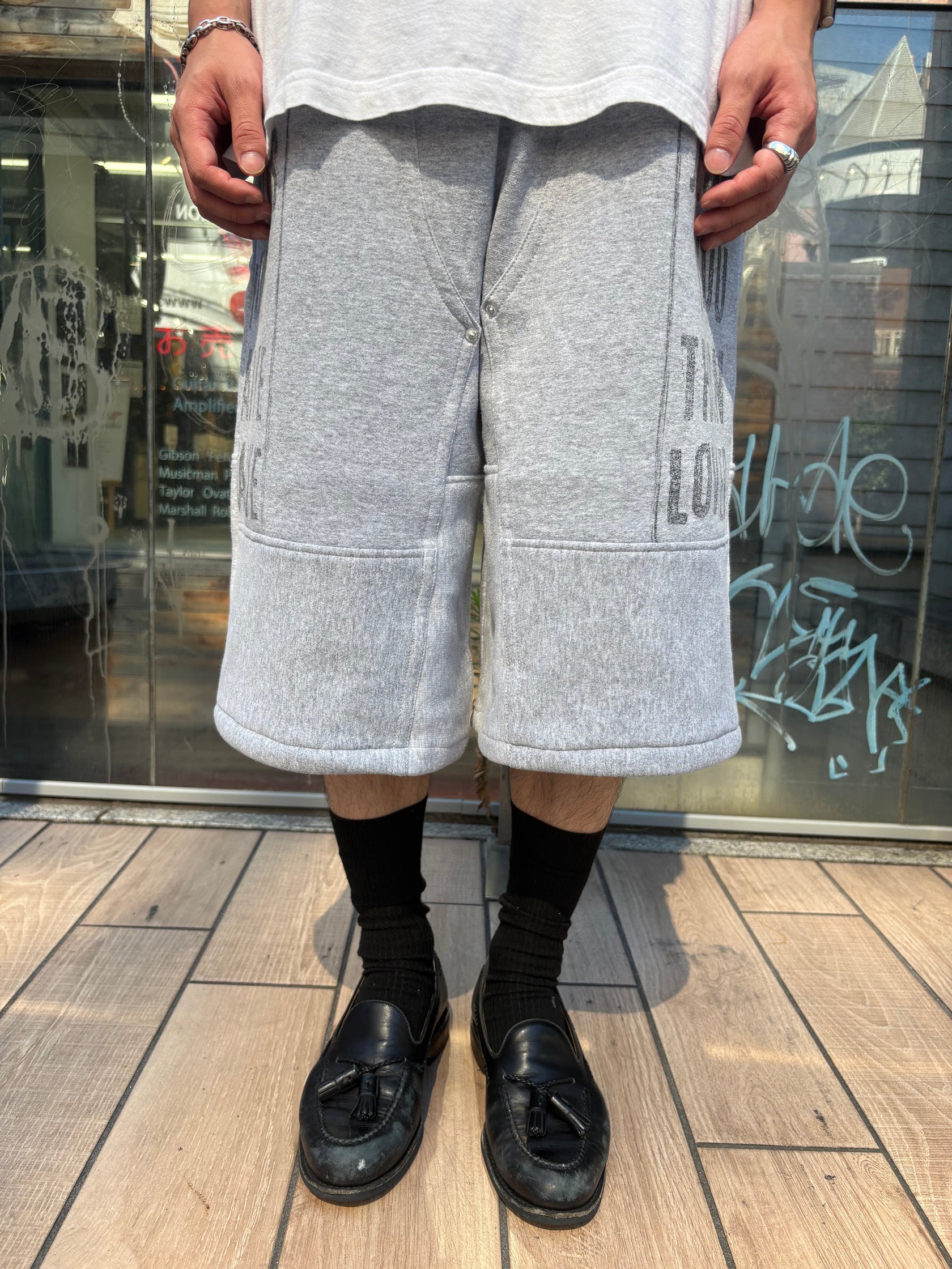REMAKE SWEATS DOUBLE KNEE SHORTS