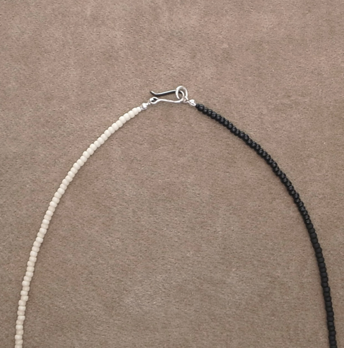 3mm BEADS NECKLACE M. BLACK/LT. BLUE 60cm / ROSETTAPRAYER