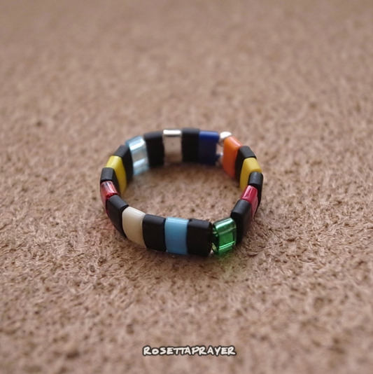TILA BEADS RING- BLACK MULTI / ROSETTAPRAYER