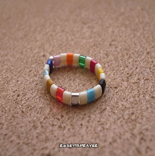 TILA BEADS RING- WHITE MULTI / ROSETTAPRAYER