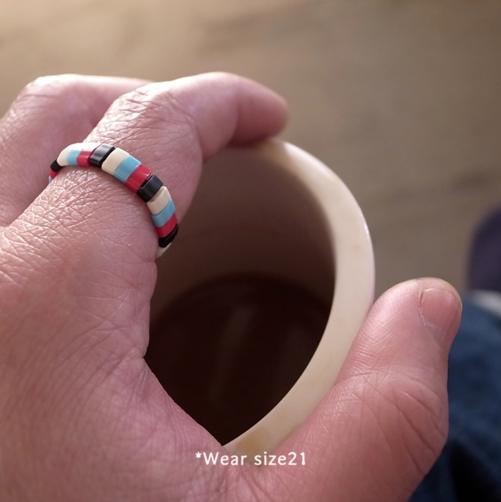 TILA BEADS RING- WHTxREDxM.BLK / ROSETTAPRAYER