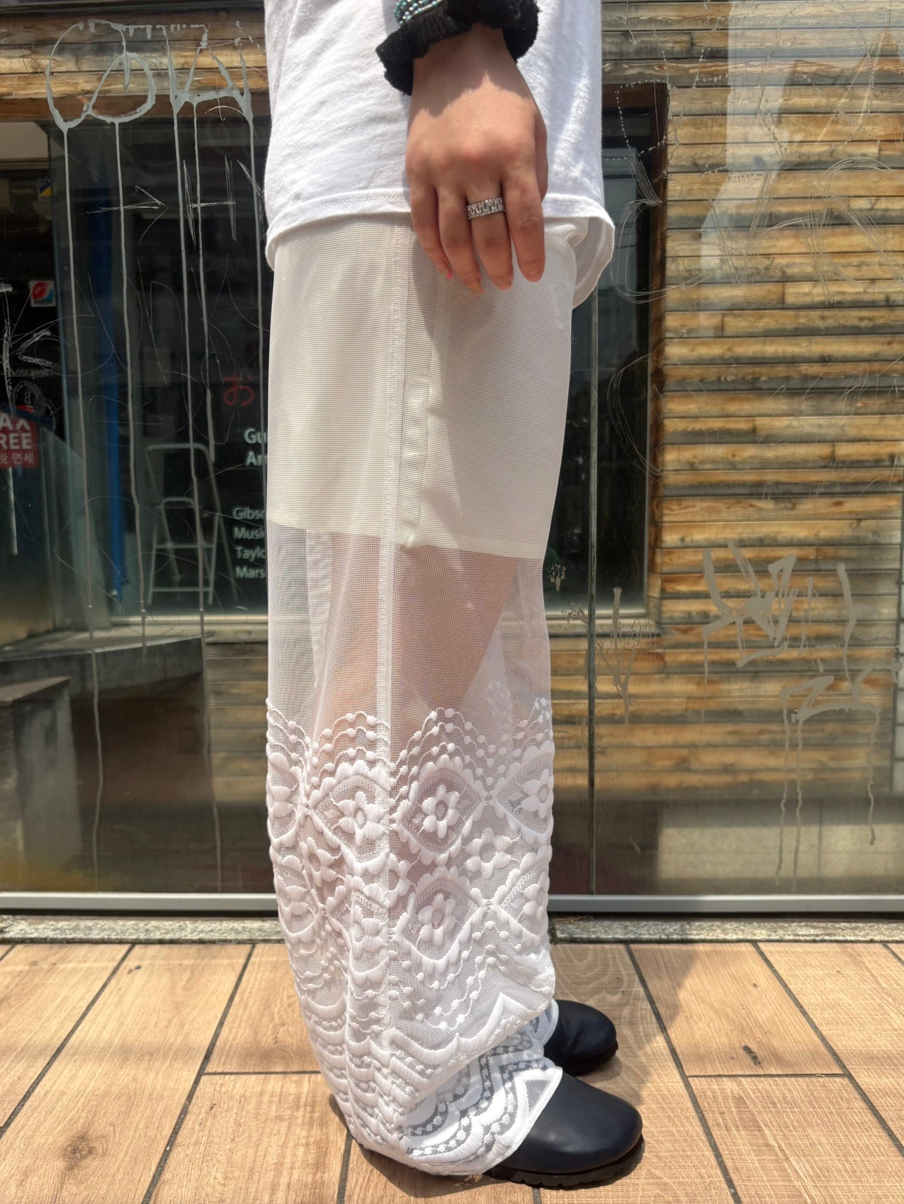 REMAKE LACE PANTS