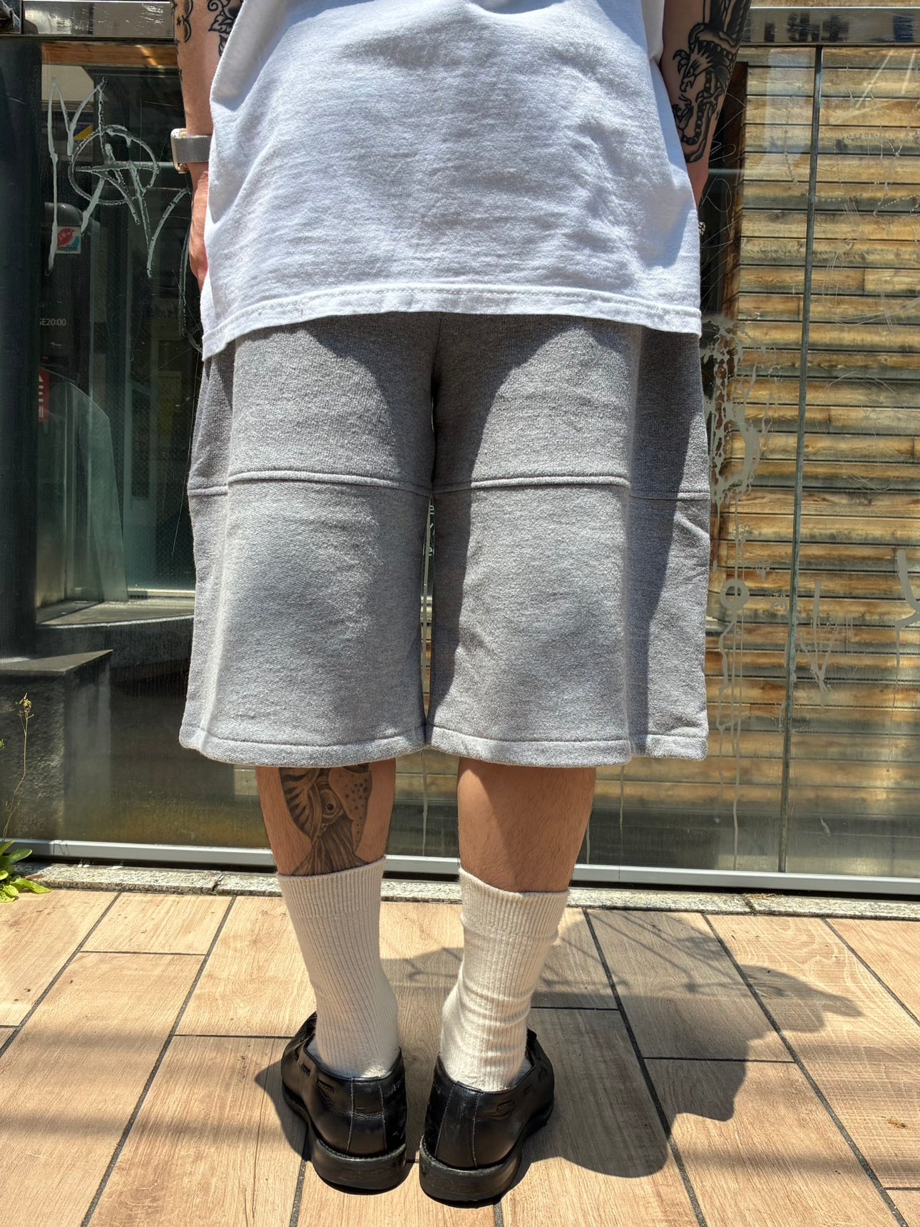 REMAKE  SWEATS DOUBLE KNEE SHORTS