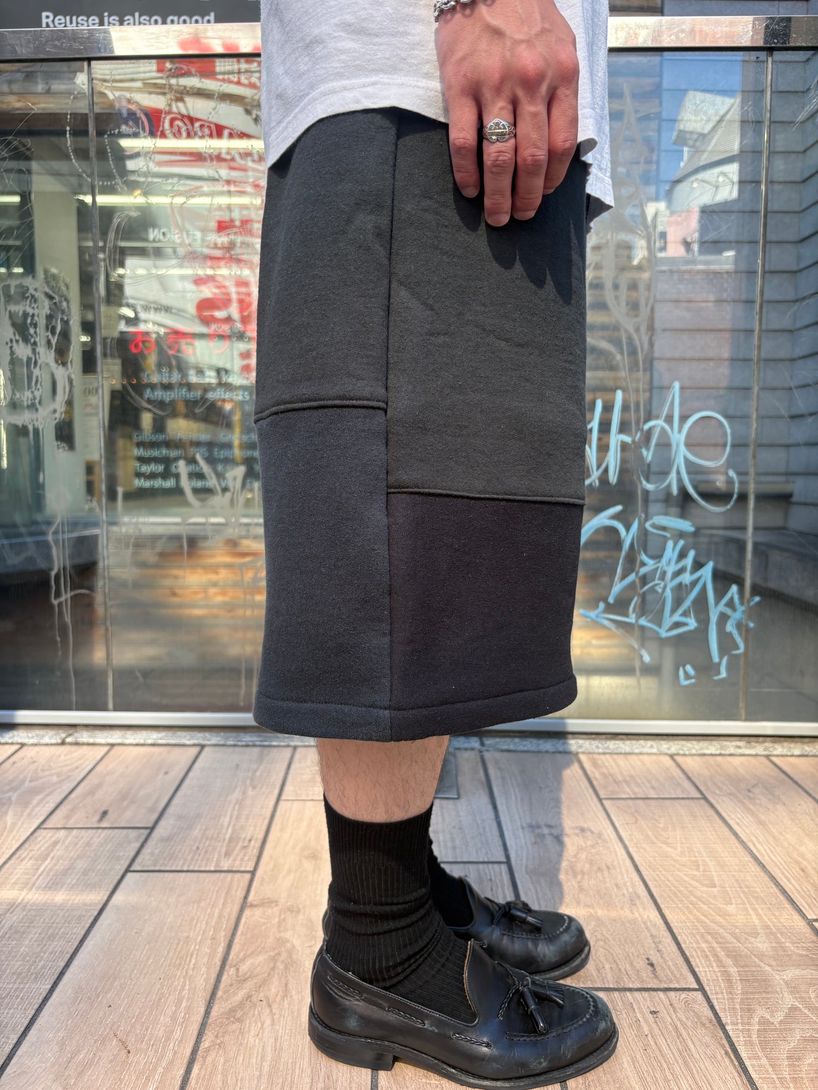REMAKE SWEATS DOUBLE KNEE SHORTS