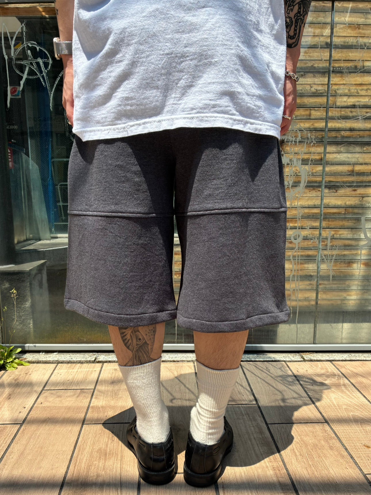 REMAKE  SWEATS DOUBLE KNEE SHORTS