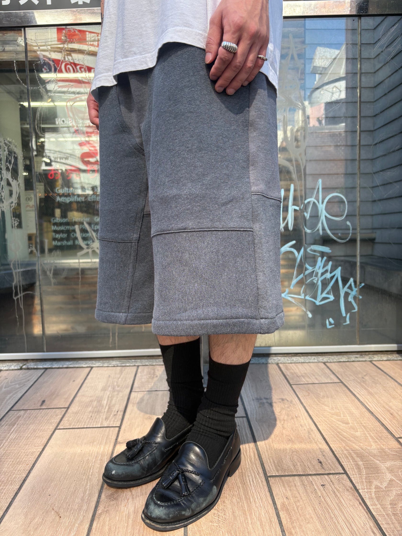 REMAKE  SWEATS DOUBLE KNEE SHORTS