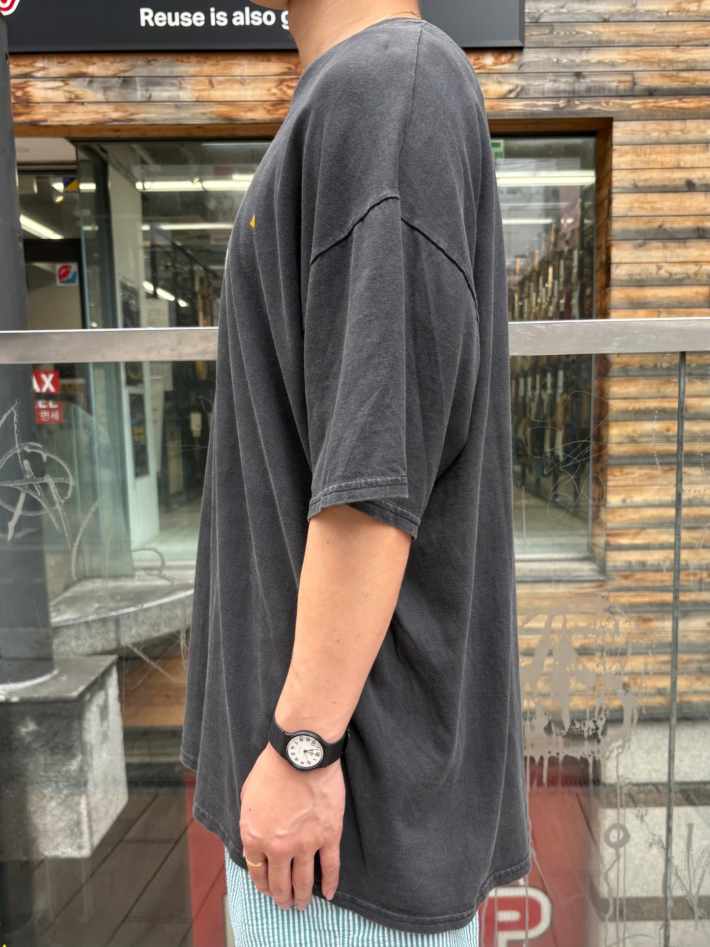 90's「MUNY」グラフィックTシャツ