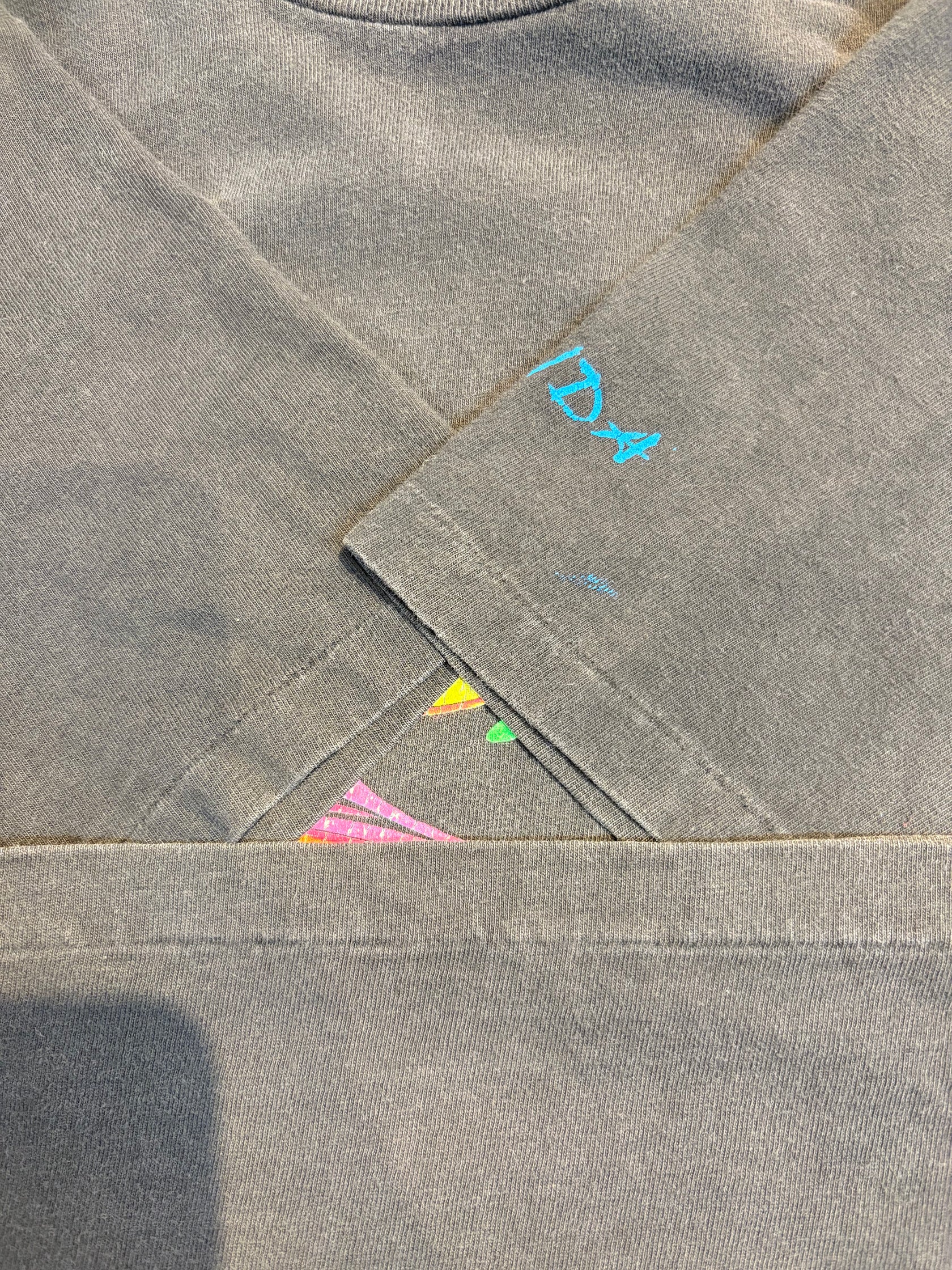 90's「Rainbow Graphics 」グラフィックTシャツ