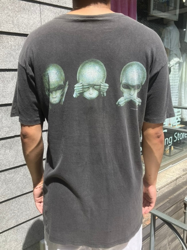 90's BYE DYE「ALIENATED」USA製 グラフィックTシャツ