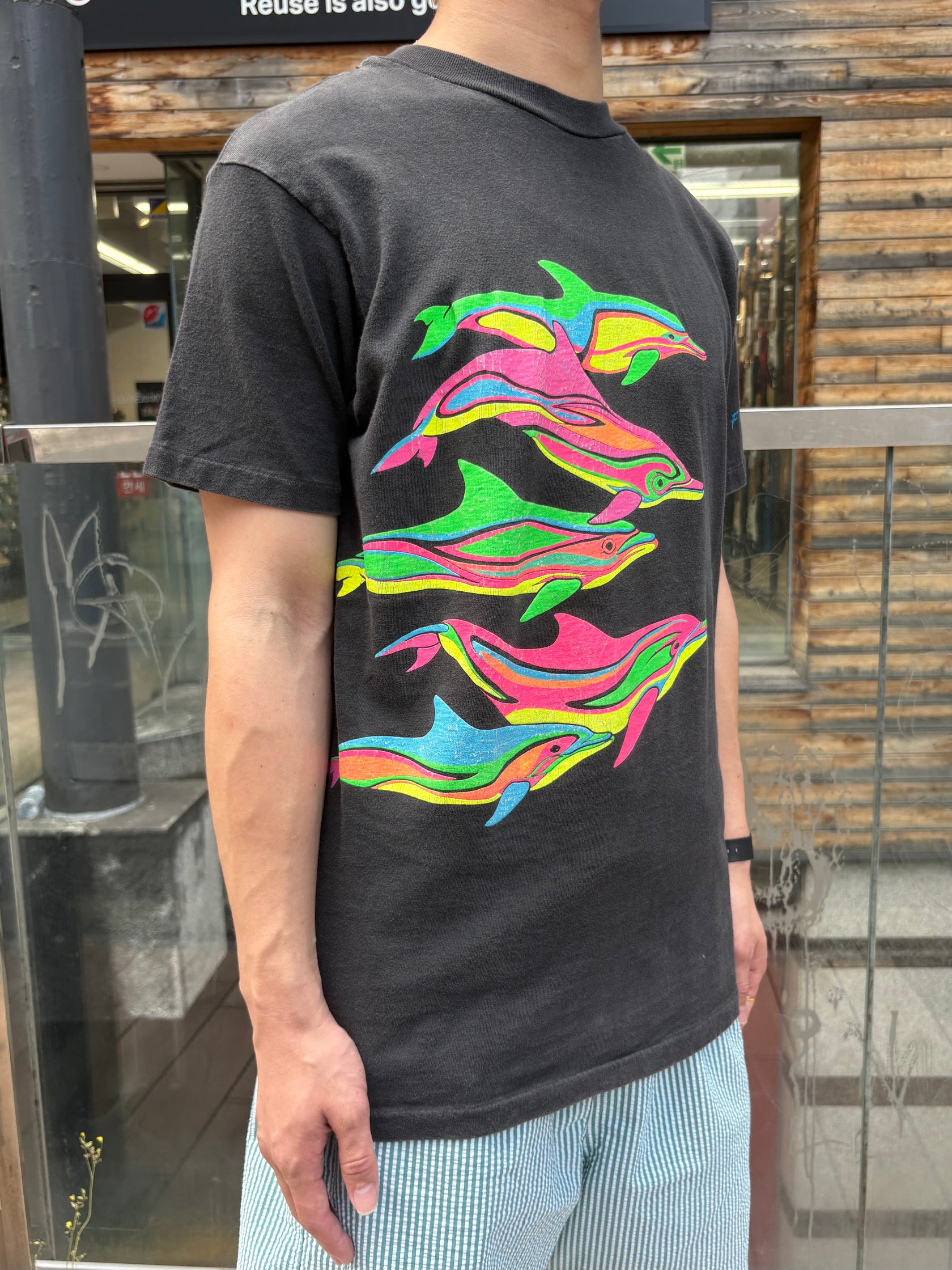 90's「Rainbow Graphics 」グラフィックTシャツ