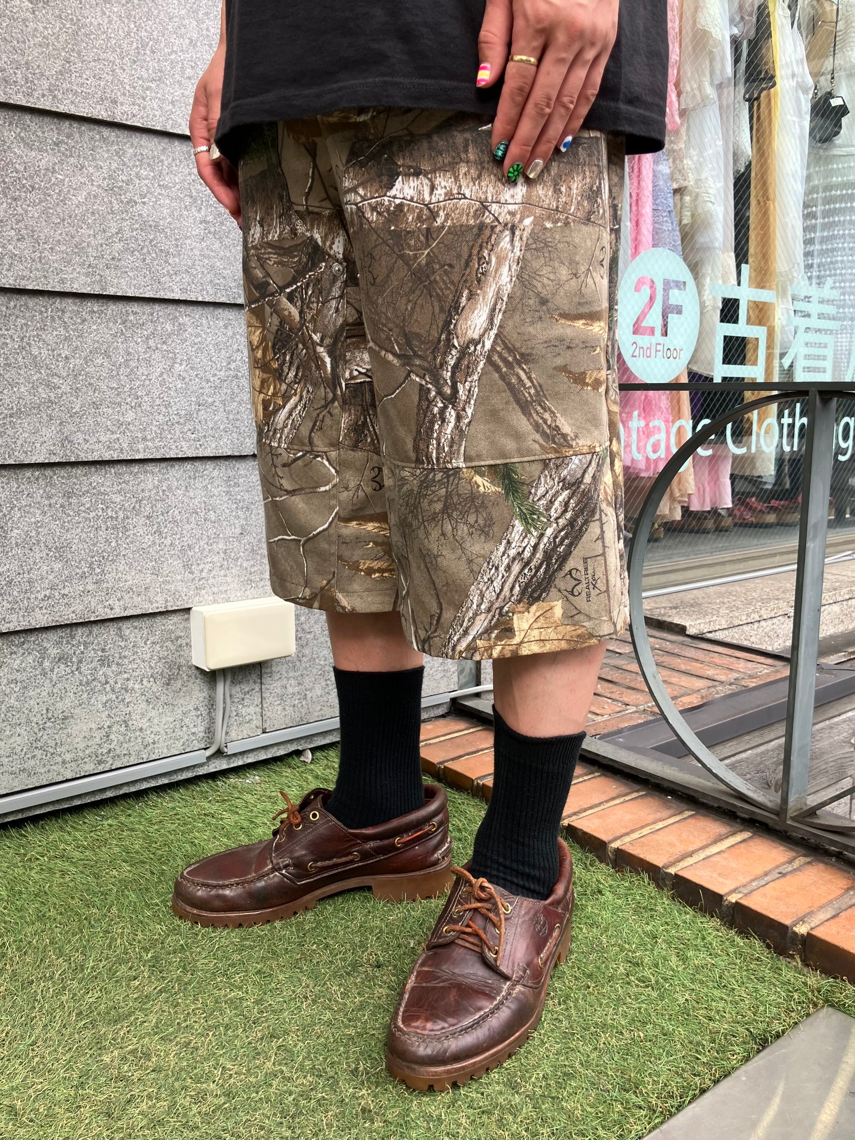 REMAKE SWEATS DOUBLE KNEE SHORTS