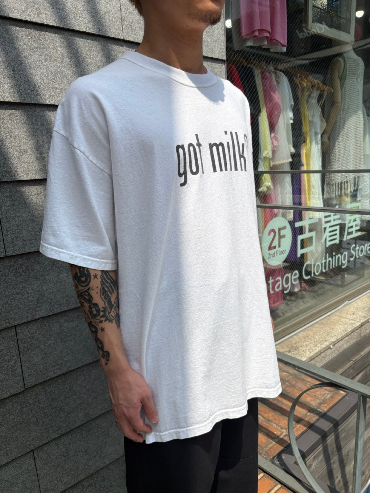 00's Port and Company「got milk」グラフィックTシャツ