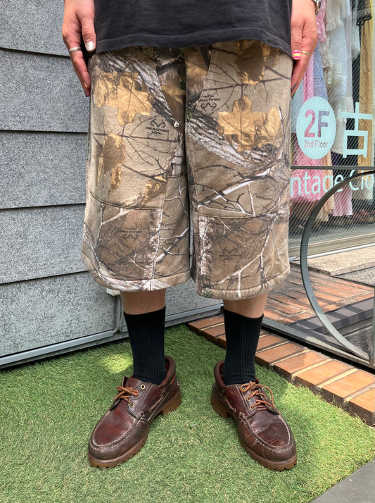 REMAKE  SWEATS DOUBLE KNEE SHORTS