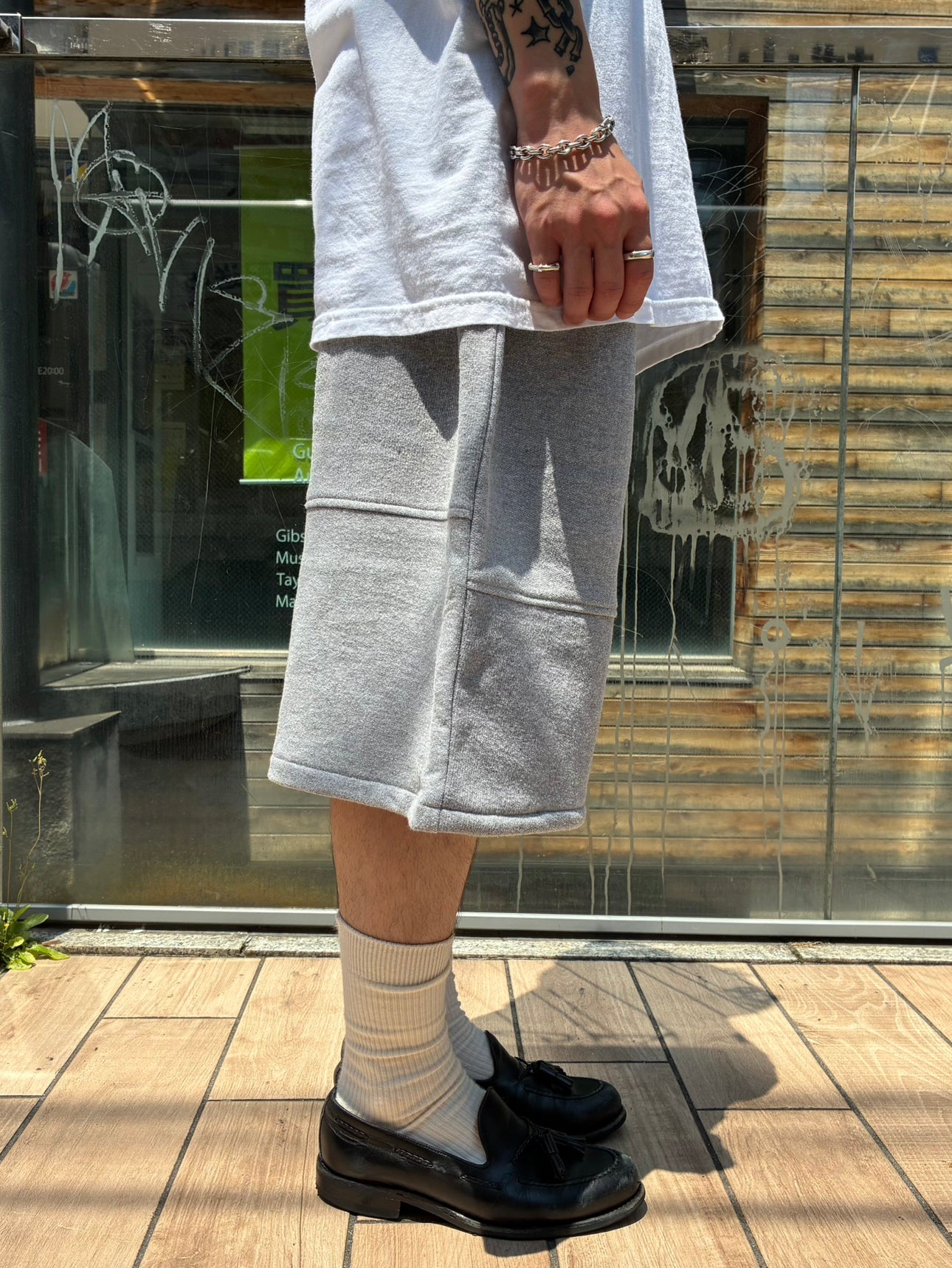 REMAKE  SWEATS DOUBLE KNEE SHORTS