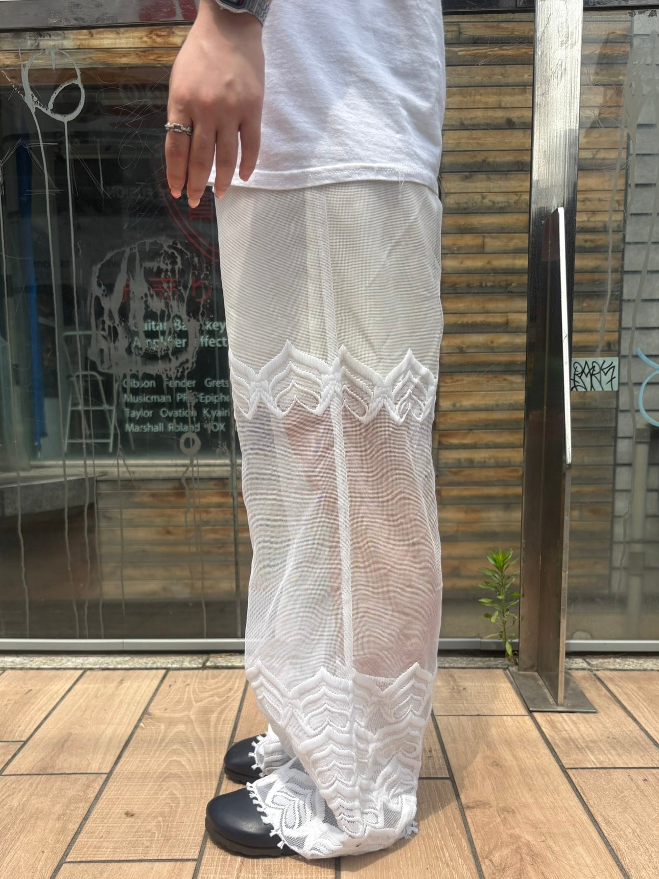 REMAKE LACE PANTS