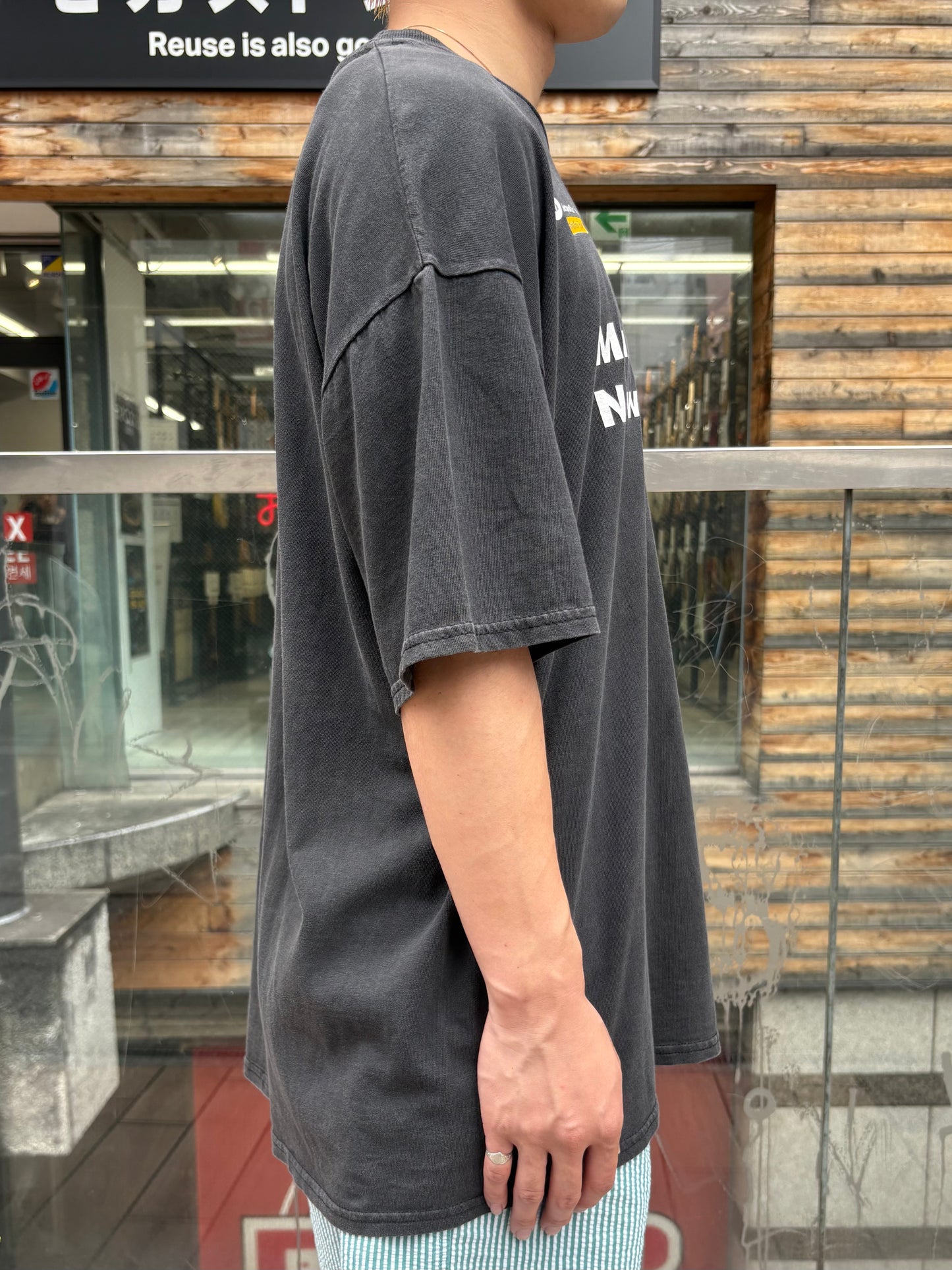 90's「MUNY」グラフィックTシャツ