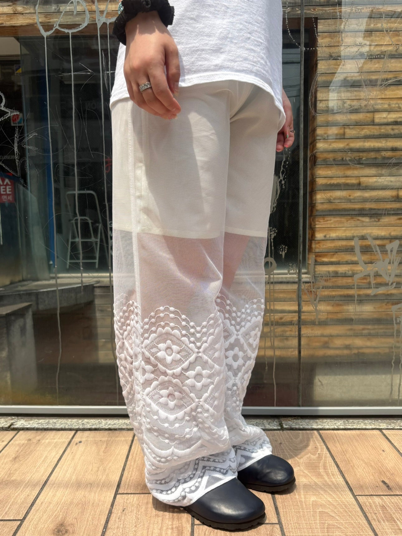 REMAKE LACE PANTS