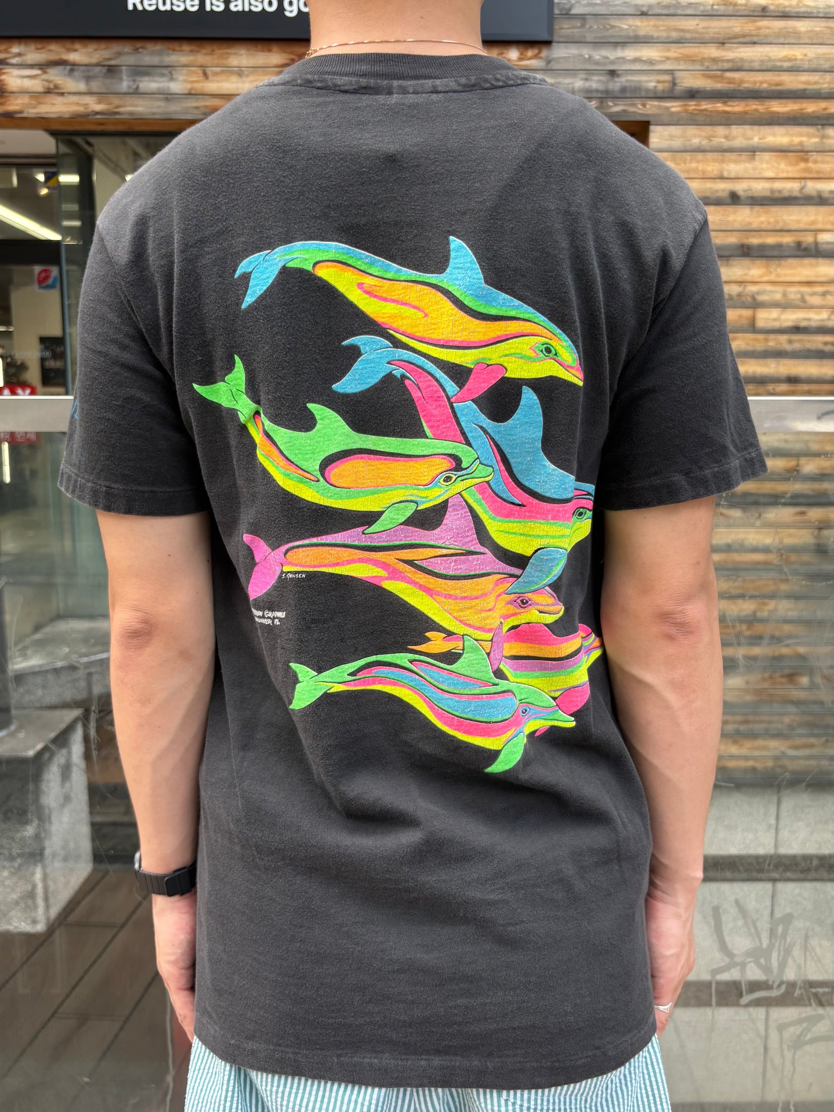 90's「Rainbow Graphics 」グラフィックTシャツ