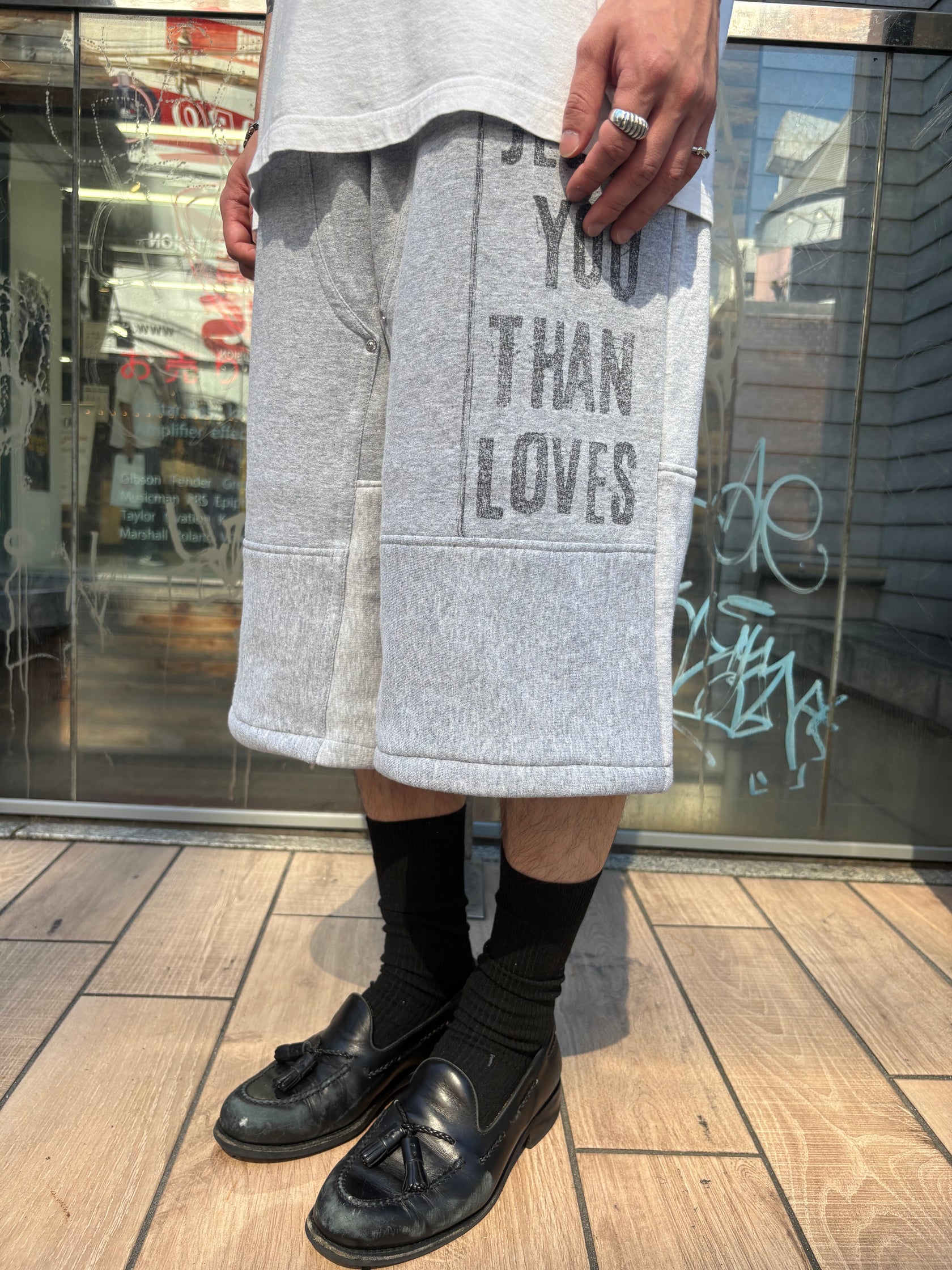 REMAKE SWEATS DOUBLE KNEE SHORTS