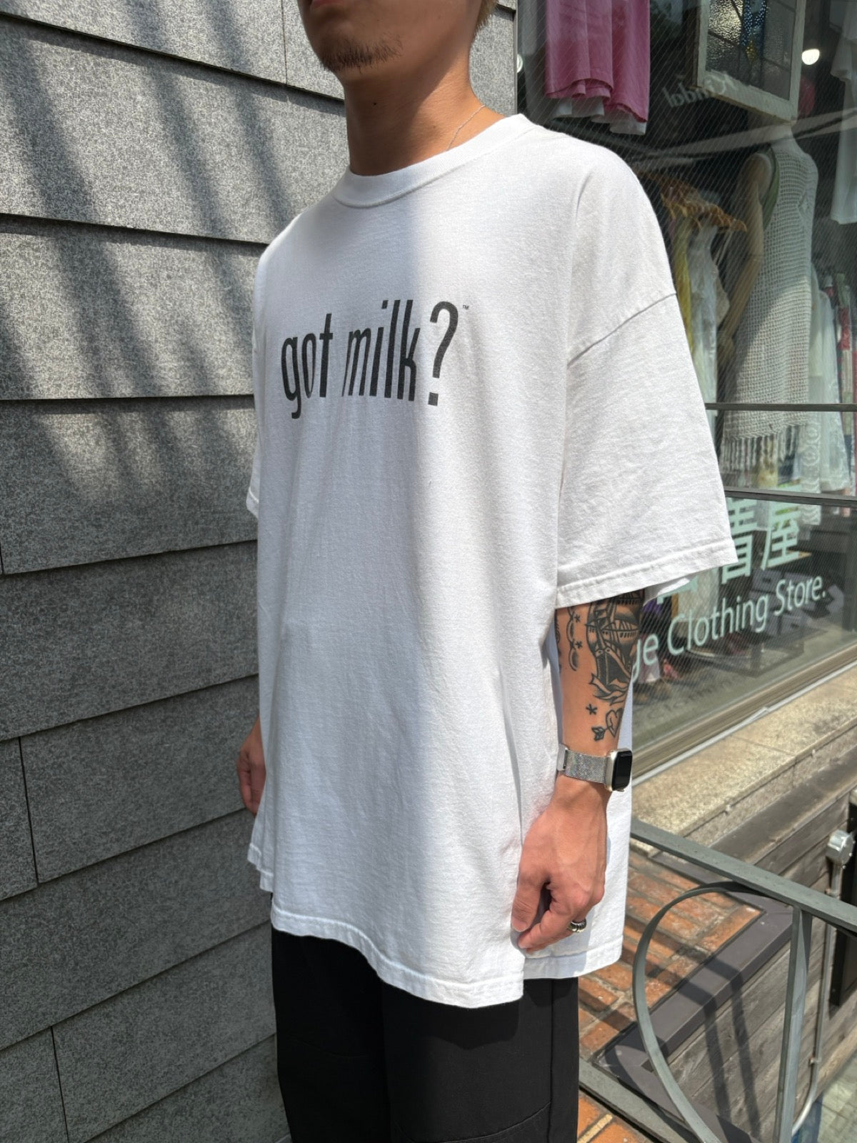 00's Port and Company「got milk」グラフィックTシャツ