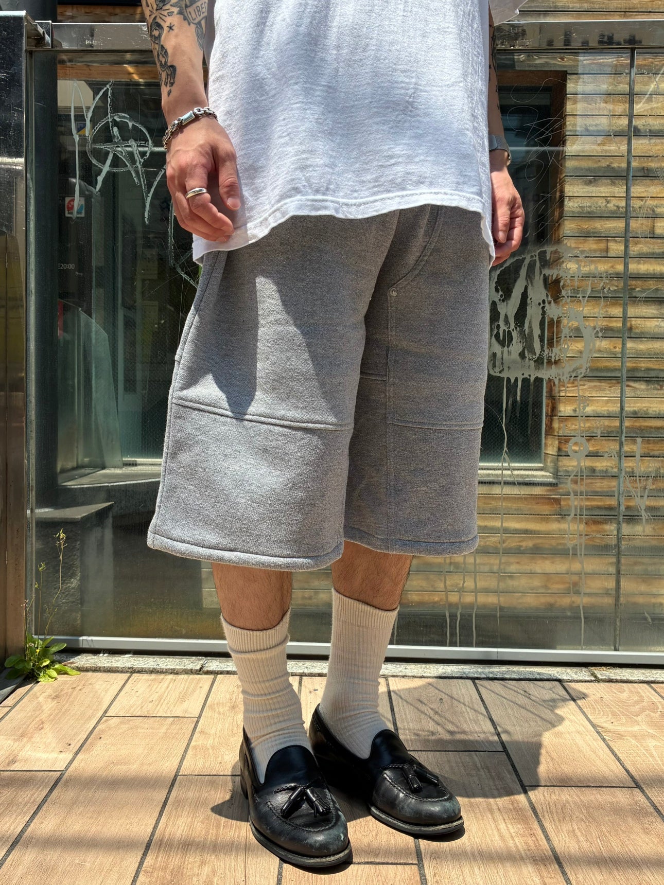 REMAKE  SWEATS DOUBLE KNEE SHORTS