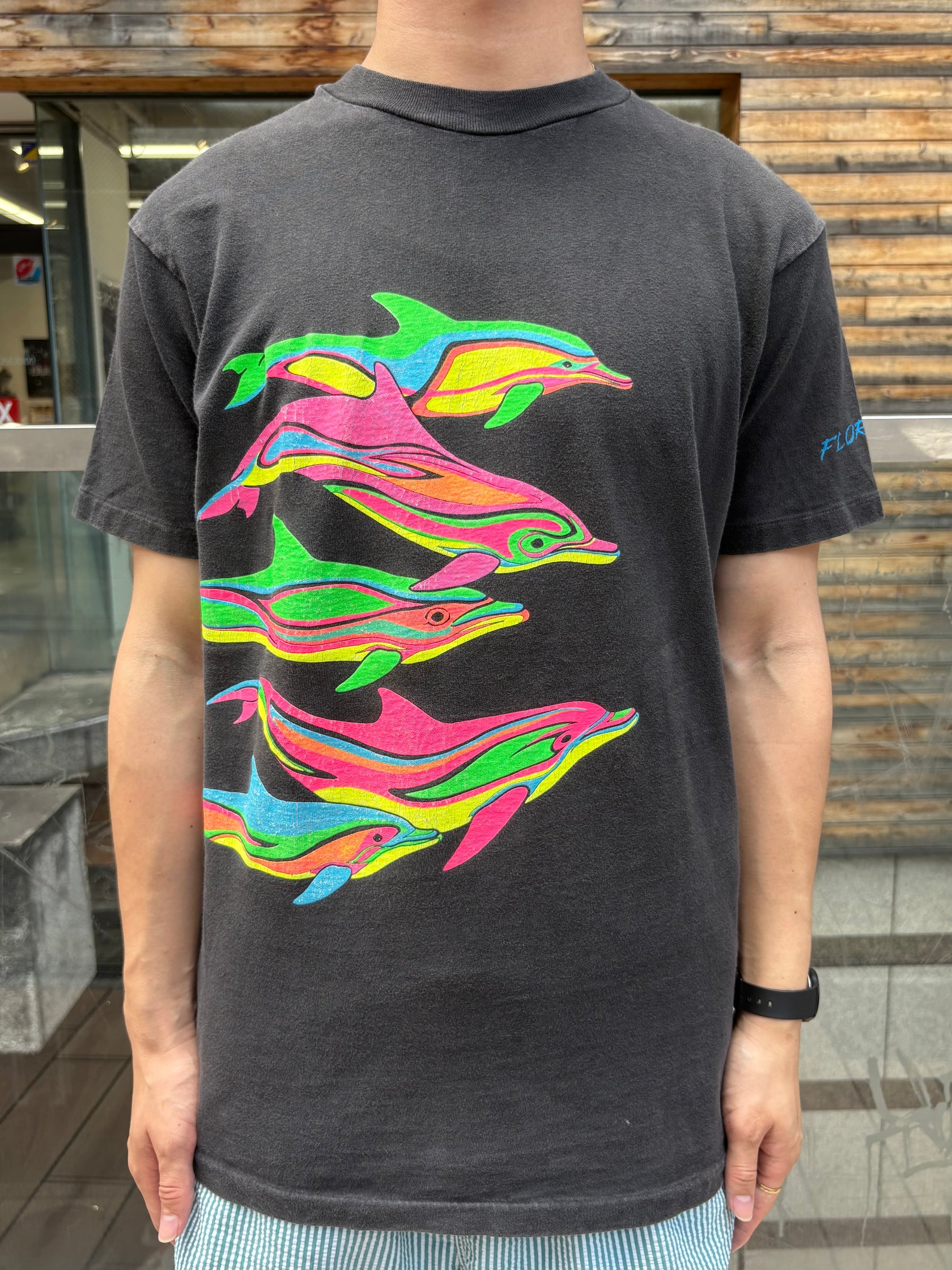 90's「Rainbow Graphics 」グラフィックTシャツ