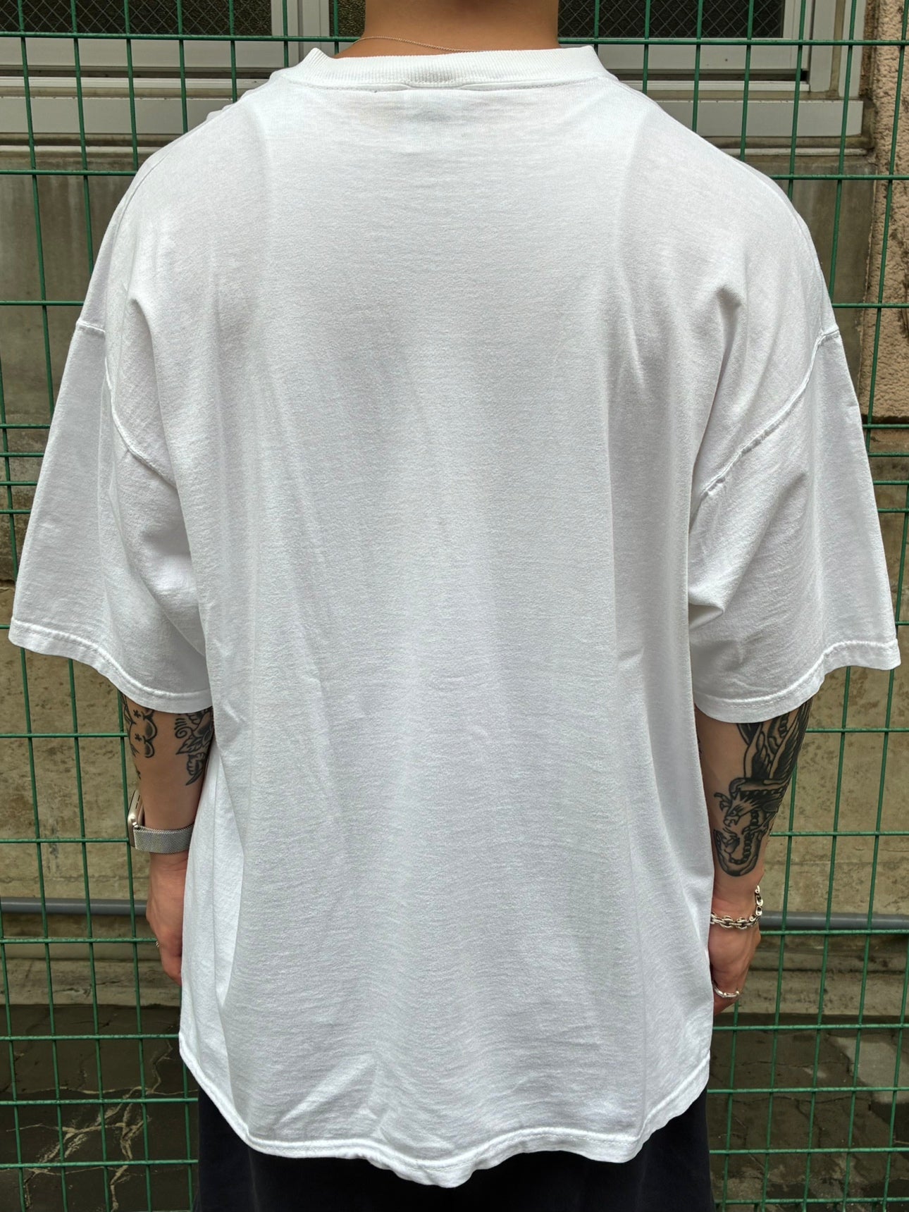 00's「BRADYSMITH ART PRINT」 ホワイトTシャツ