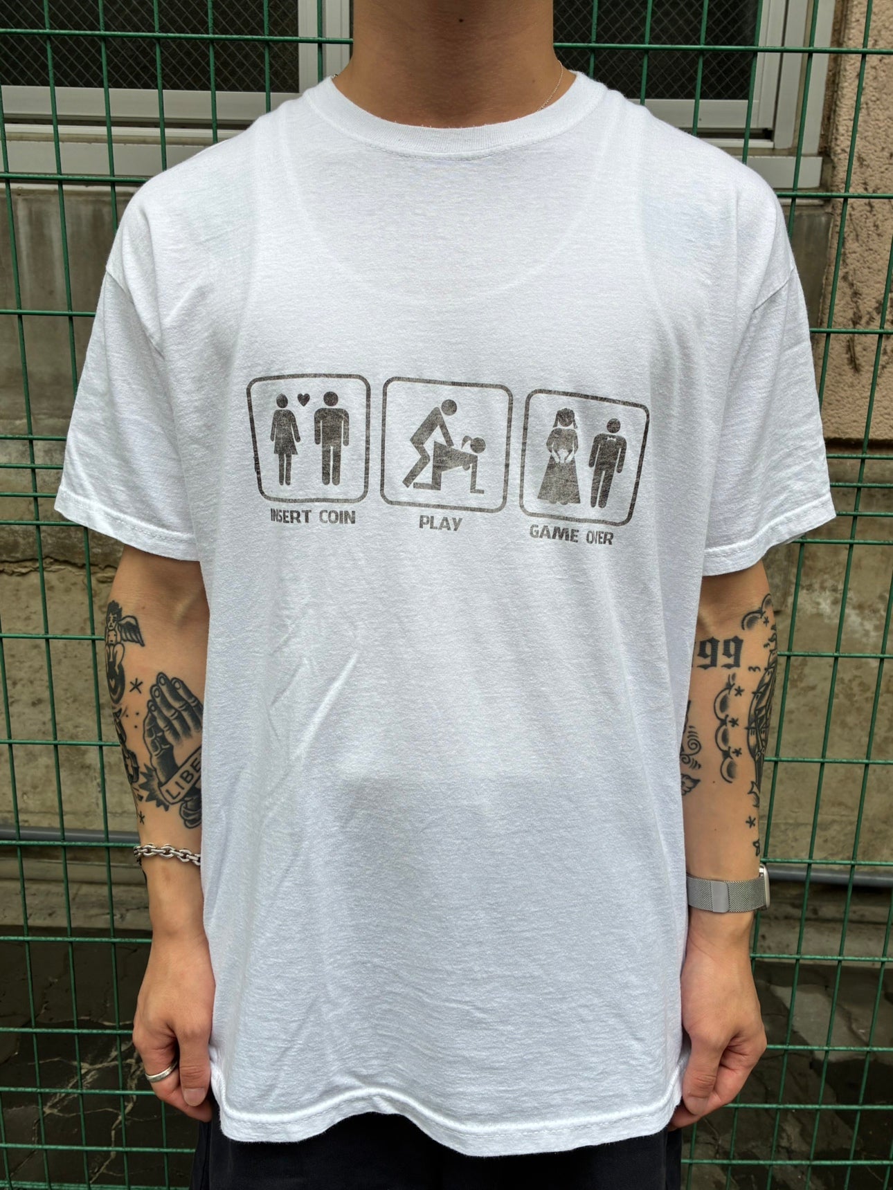 00's「INSERT COIN / PLAY / GAME OVER」 ホワイトTシャツ