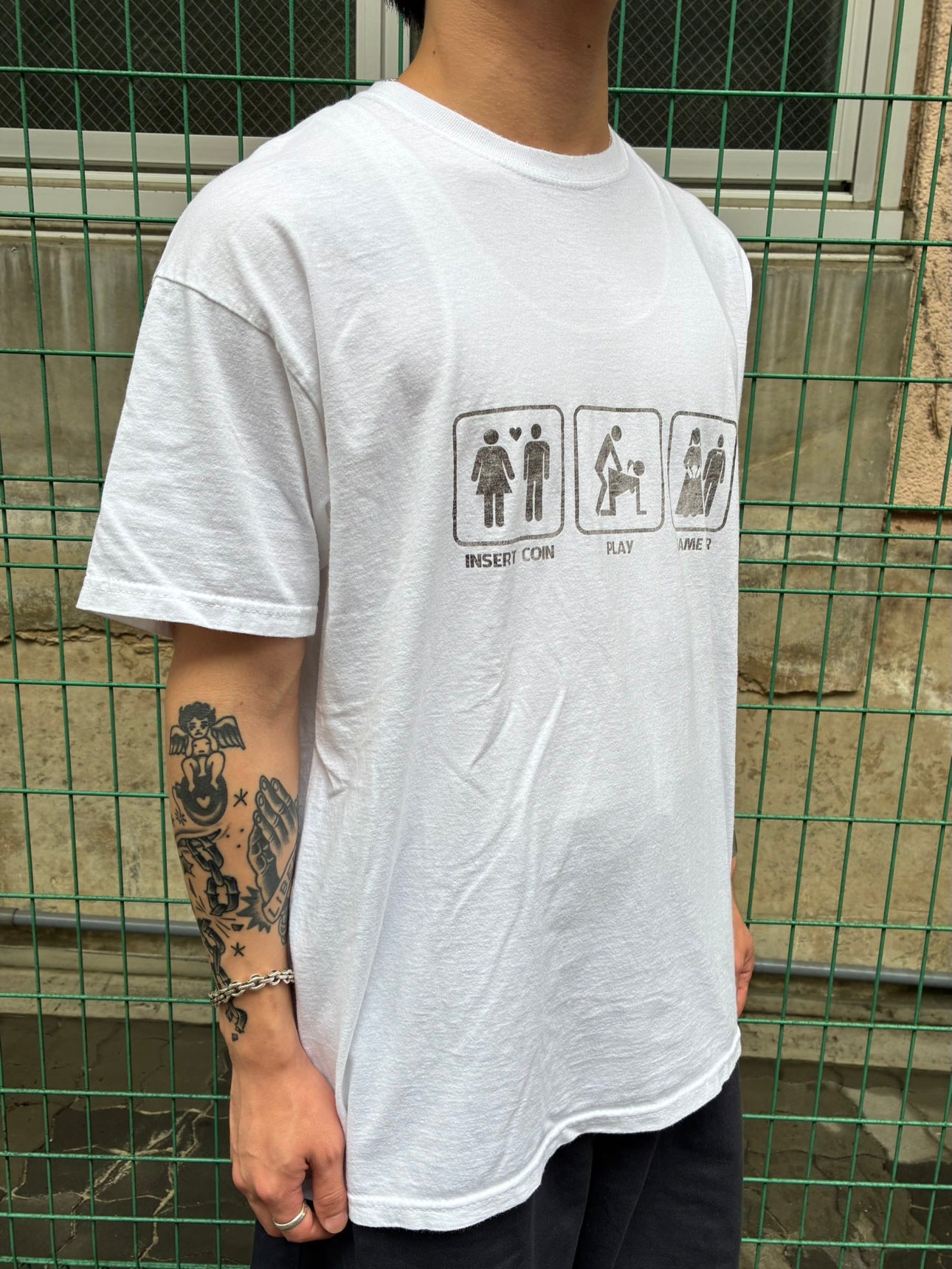 00's「INSERT COIN / PLAY / GAME OVER」 ホワイトTシャツ