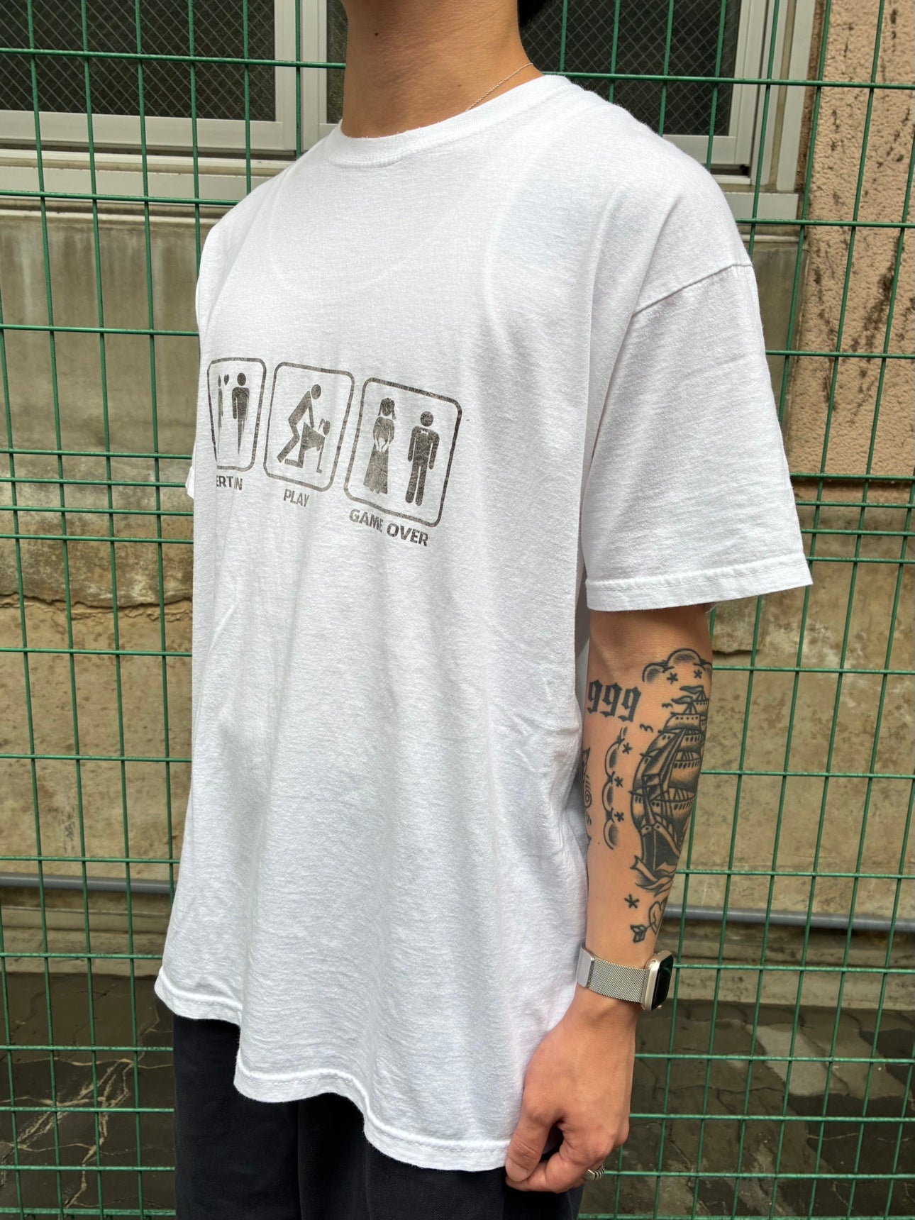 00's「INSERT COIN / PLAY / GAME OVER」 ホワイトTシャツ