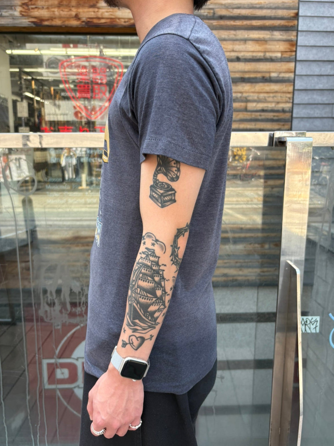 90's HARLEY-DAVIDSON「Eagleface」USA製 ハーレーTシャツ