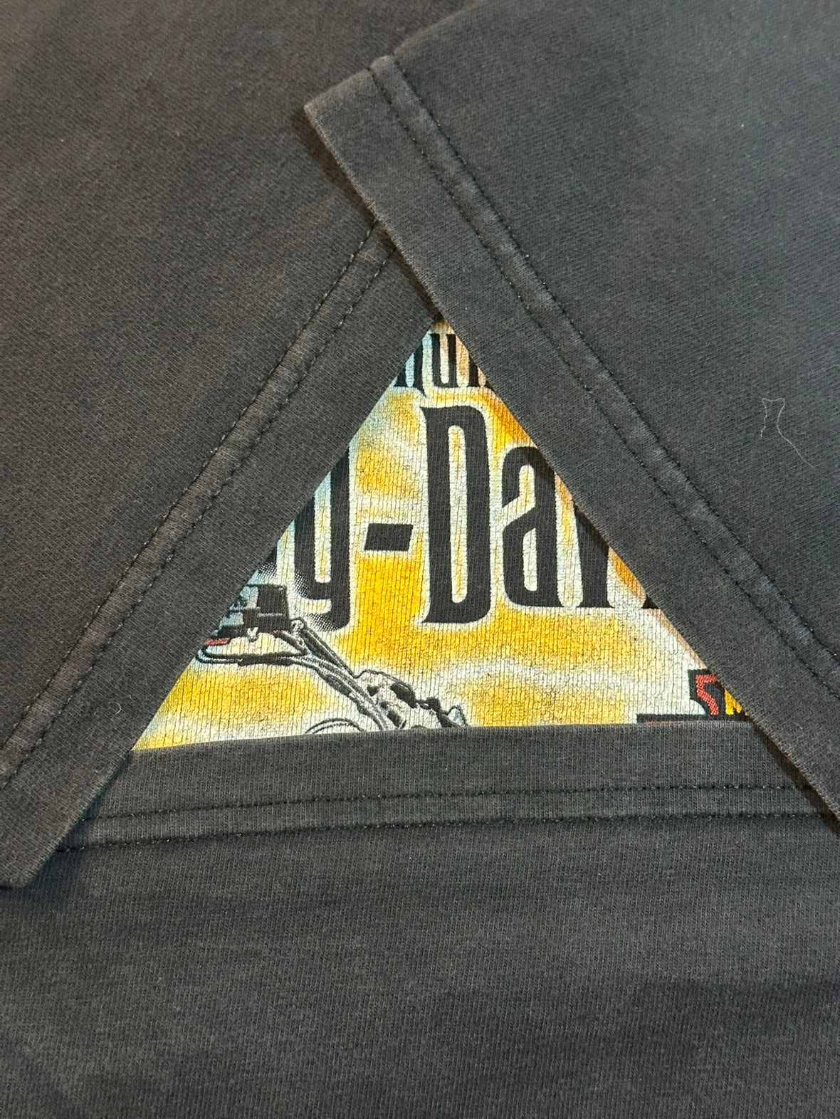 00's HARLEY-DAVIDSON 「Feel The Tnunder」ハーレーTシャツ