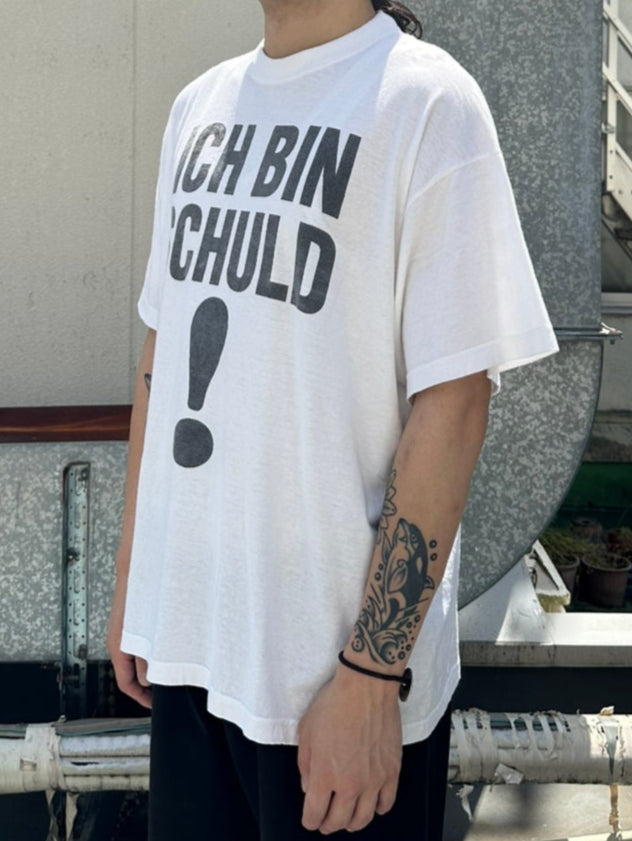 00's「ICH BIN SCHULD」ホワイトTシャツ