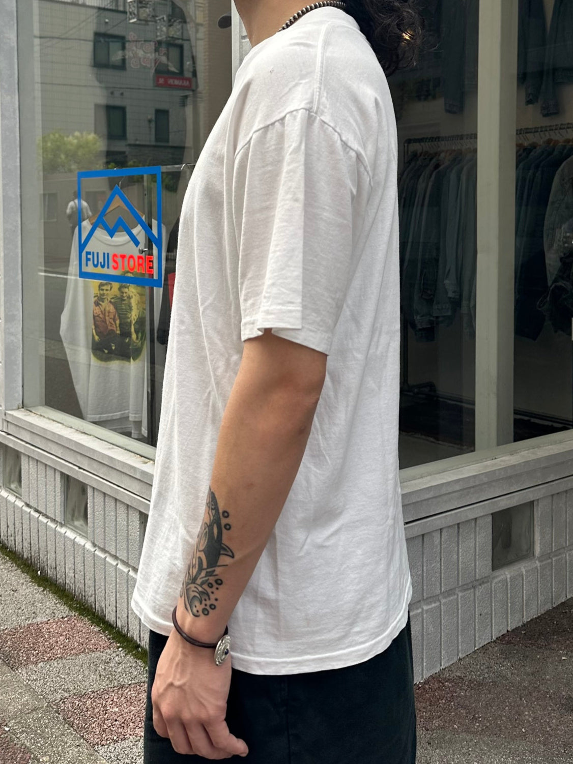 90's M.C.ESCHER 「手に持たれた反射球」アートTシャツ