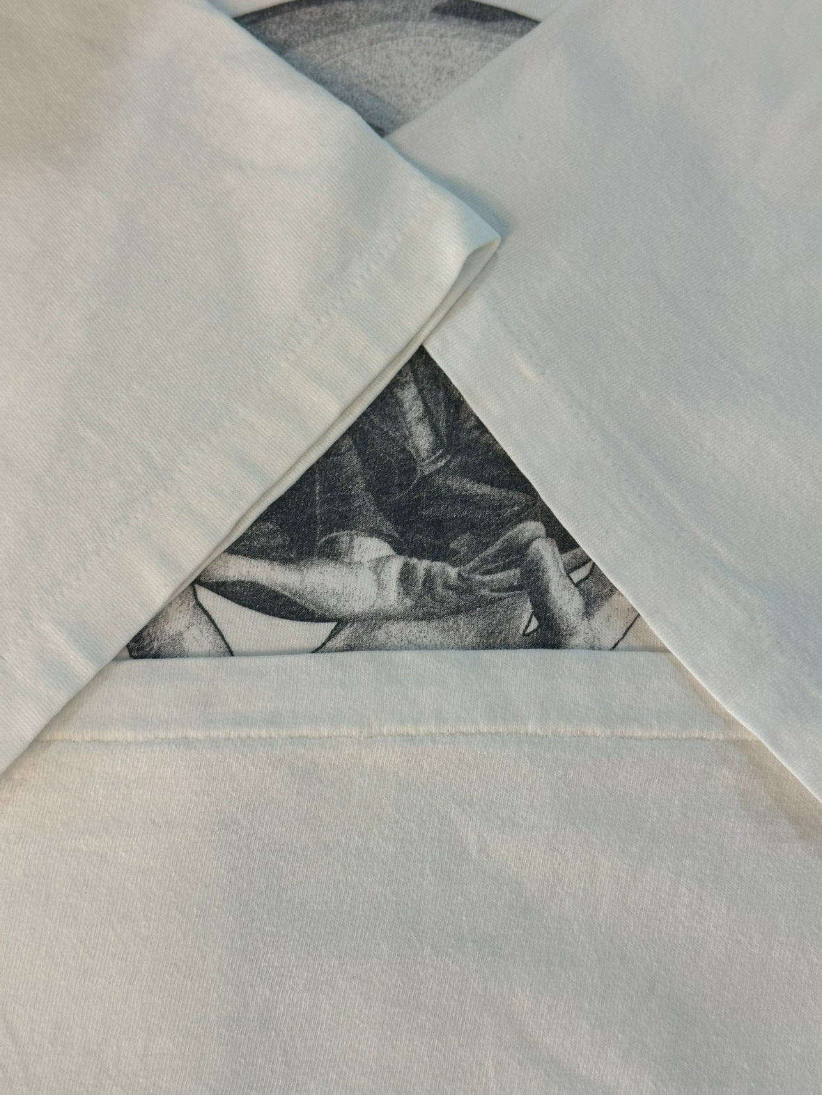 90's M.C.ESCHER 「手に持たれた反射球」アートTシャツ