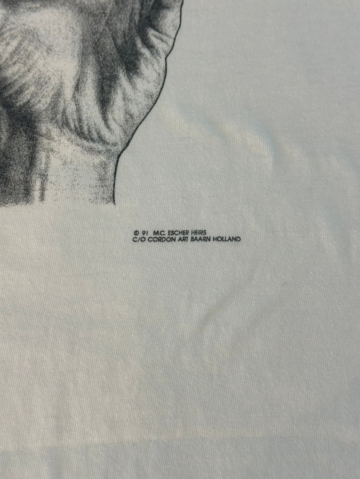 90's M.C.ESCHER 「手に持たれた反射球」アートTシャツ