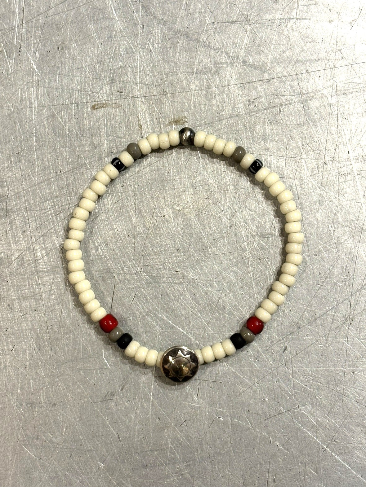 SILVER925 CONCHO & BEADS BRACELET- WHITE / ROSETTAPRAYER➀