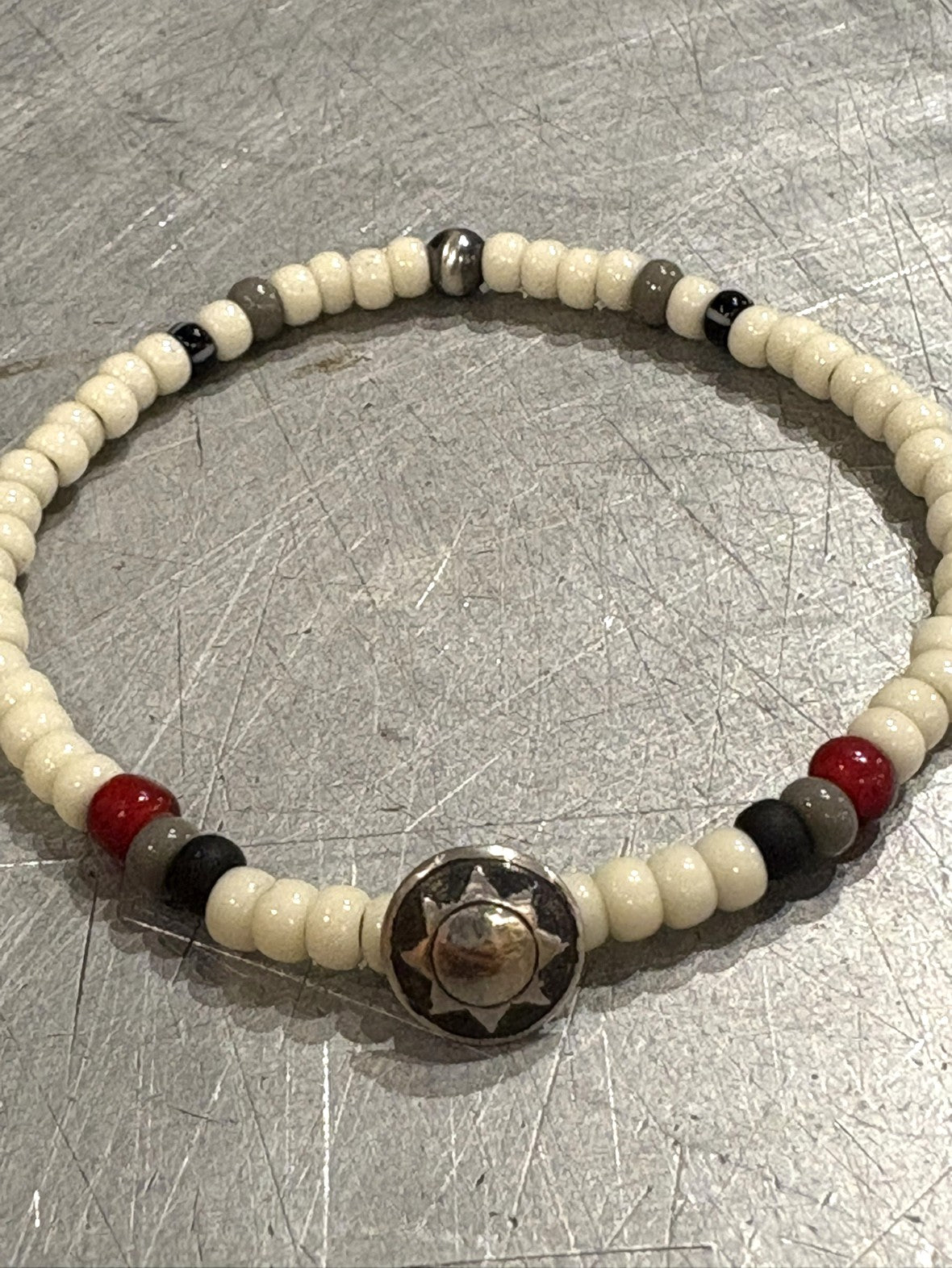 SILVER925 CONCHO & BEADS BRACELET- WHITE / ROSETTAPRAYER➀