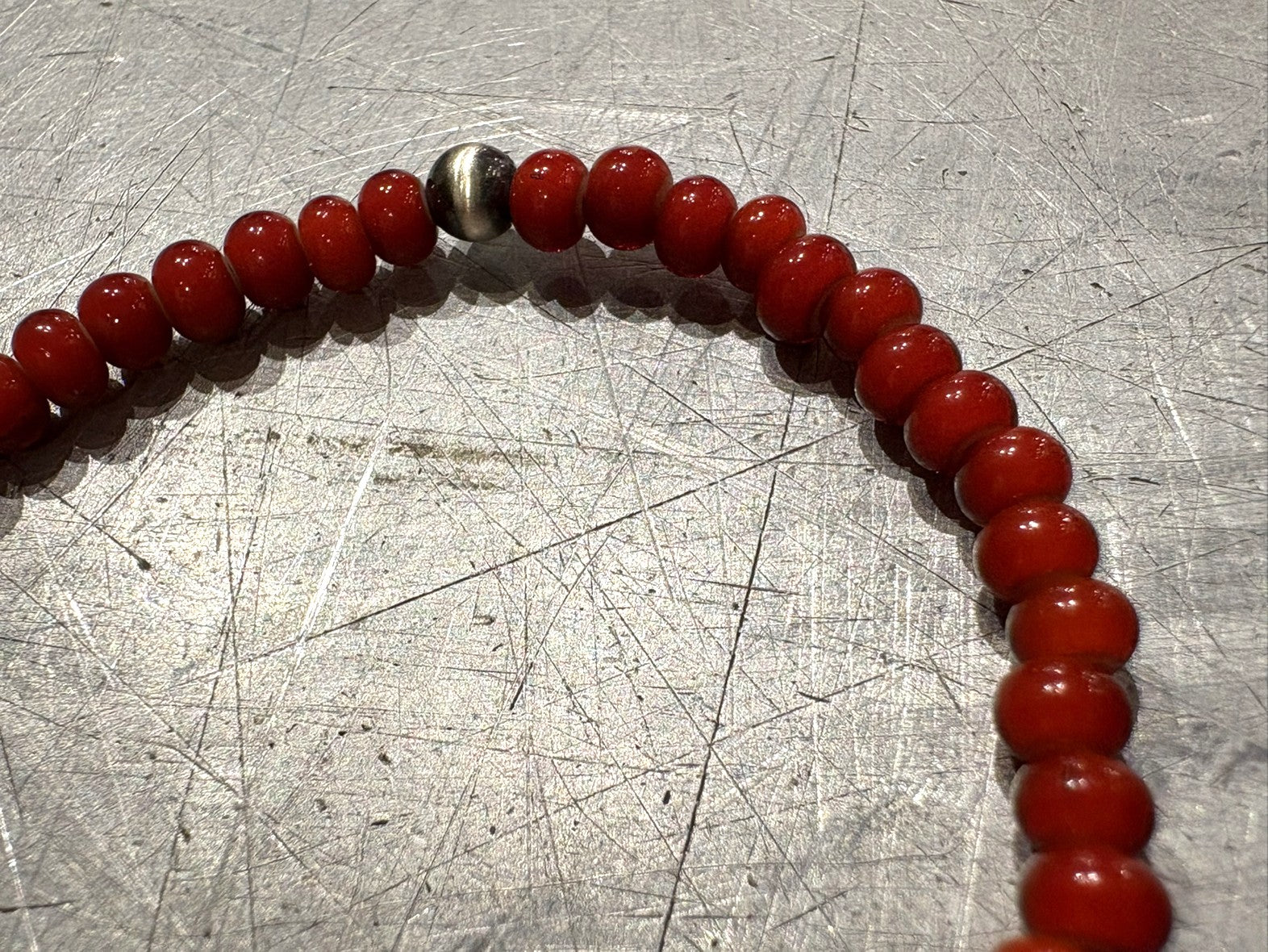 SILVER925 CONCHO & BEADS BRACELET- RED / ROSETTAPRAYER②