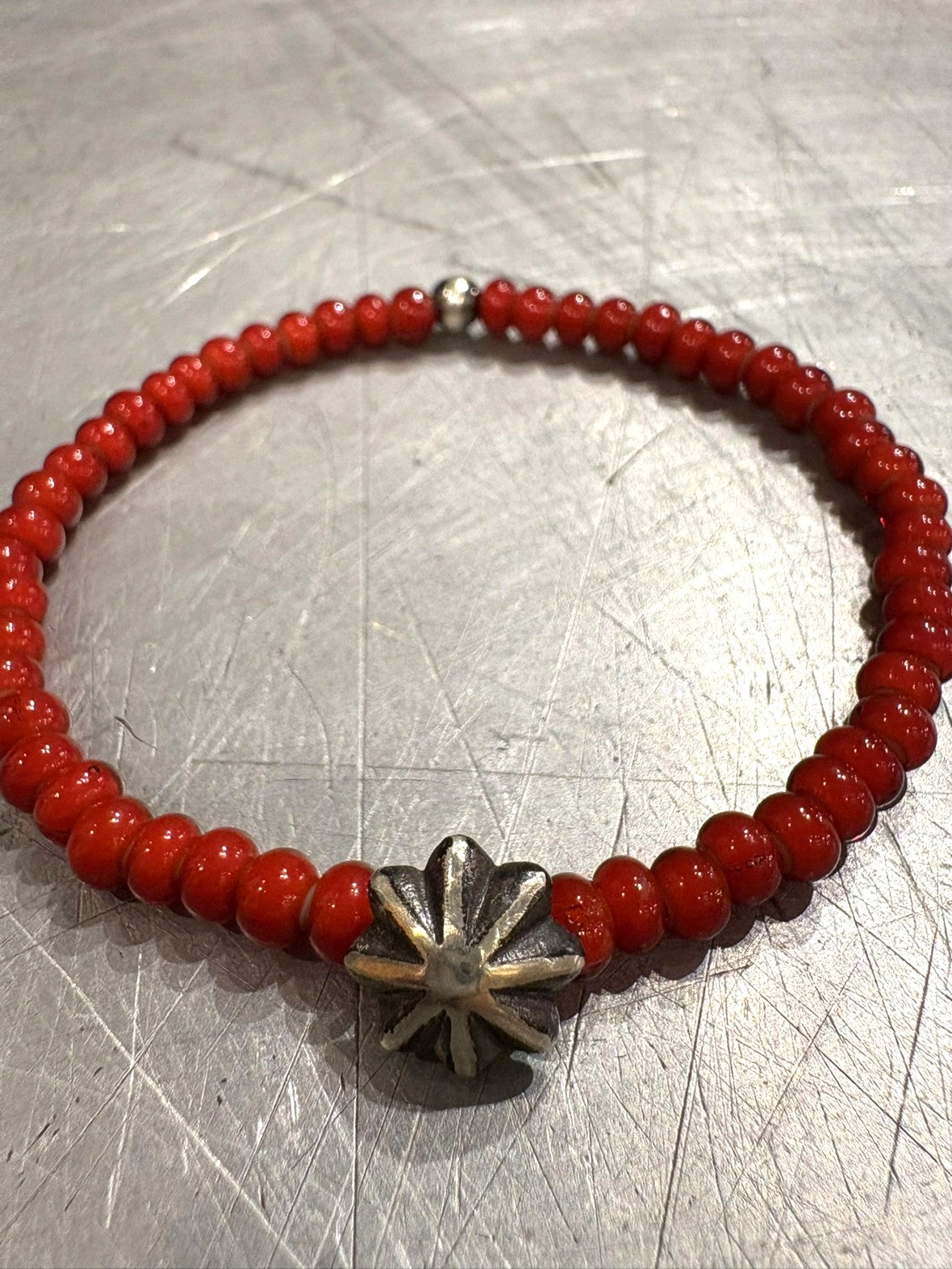 SILVER925 CONCHO & BEADS BRACELET- RED / ROSETTAPRAYER➀