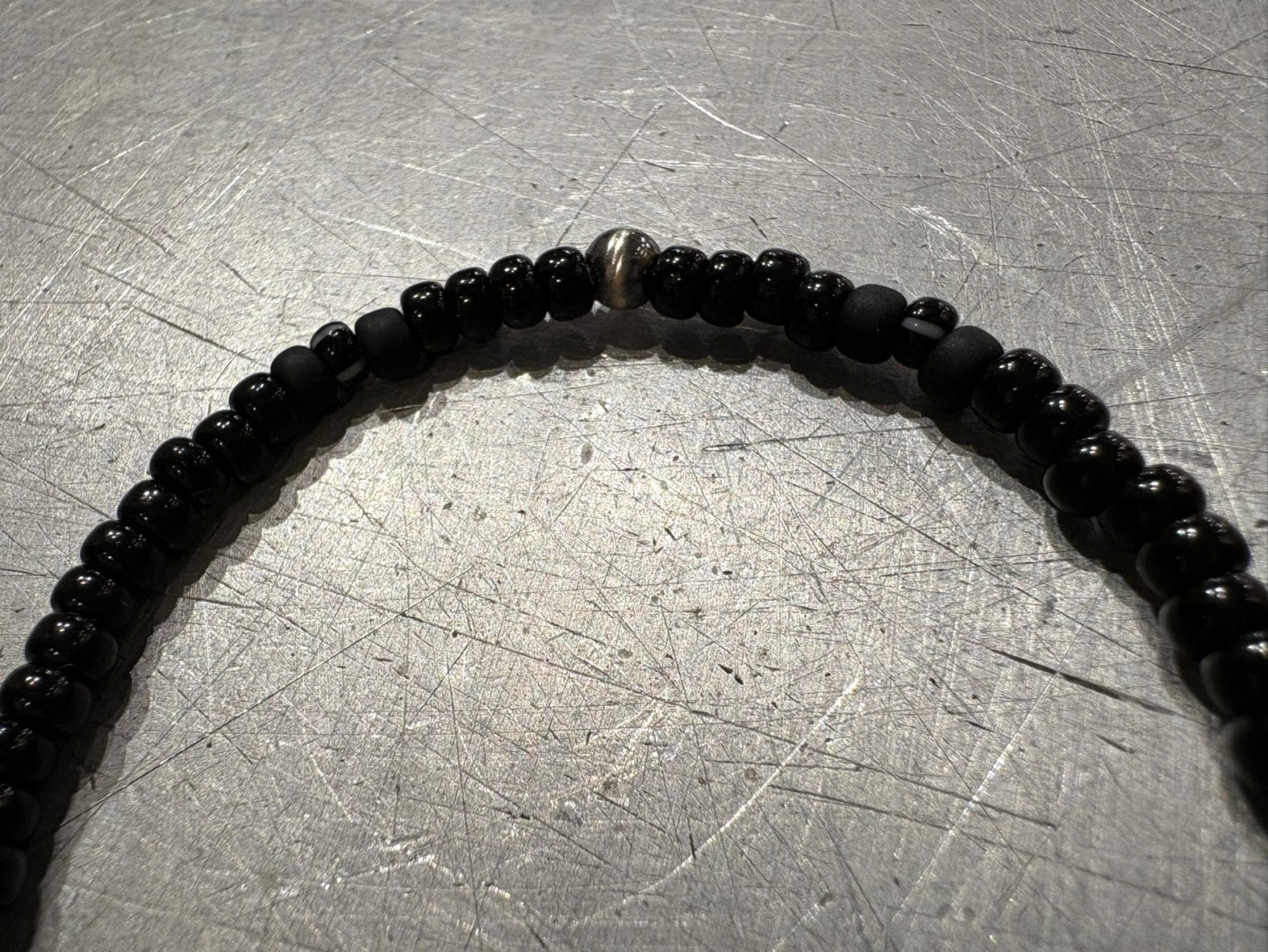 SILVER925 CONCHO & BEADS BRACELET- BLACK・RED / ROSETTAPRAYER②
