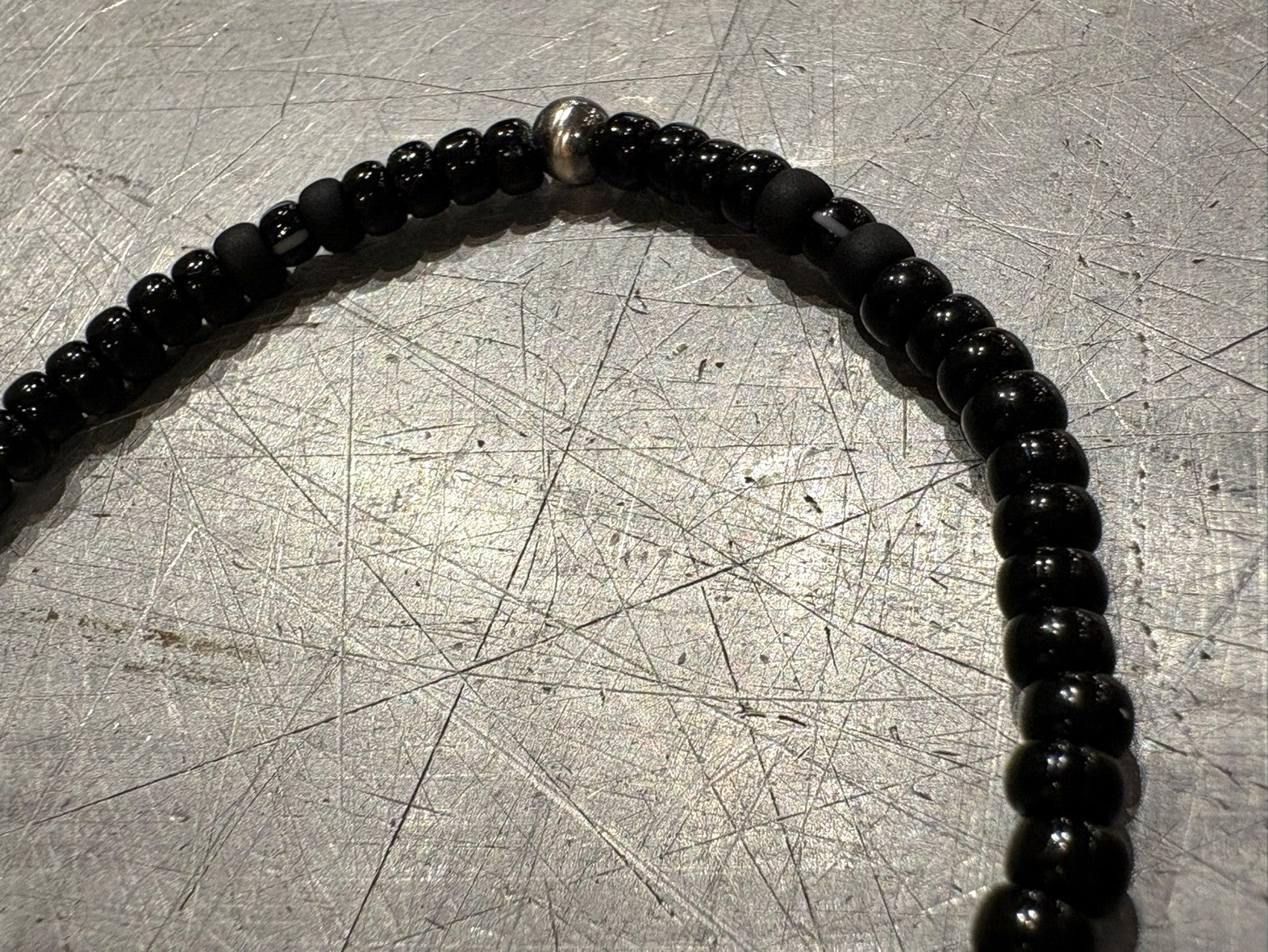 SILVER925 CONCHO & BEADS BRACELET- BLACK・RED / ROSETTAPRAYER➀
