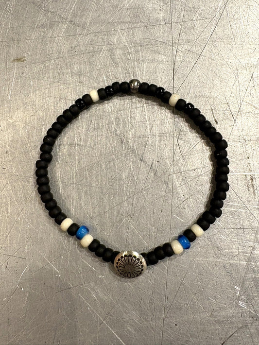 SILVER925 CONCHO & BEADS BRACELET- MAT BLACK / ROSETTAPRAYER②