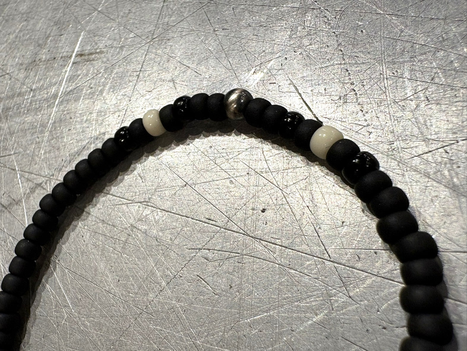 SILVER925 CONCHO & BEADS BRACELET- MAT BLACK / ROSETTAPRAYER➀