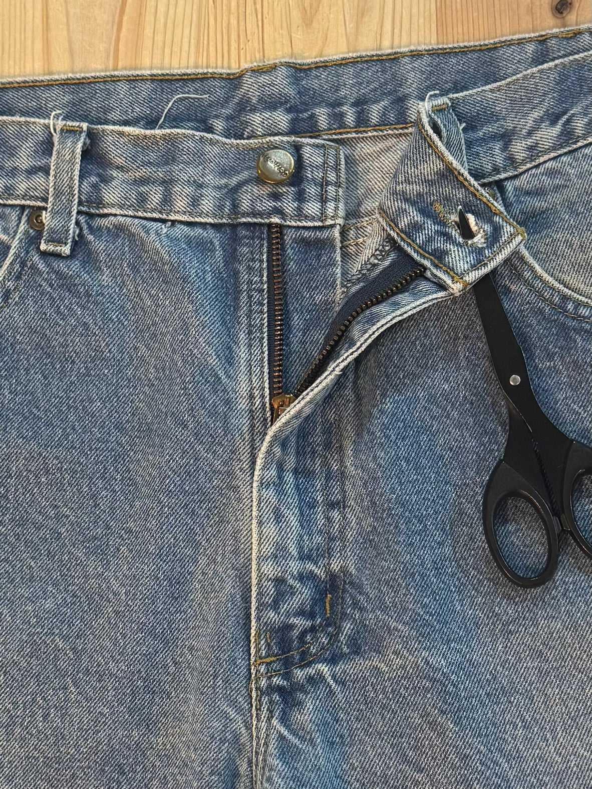 90's CARHART 「Relaxed Fit」ワークデニムパンツ