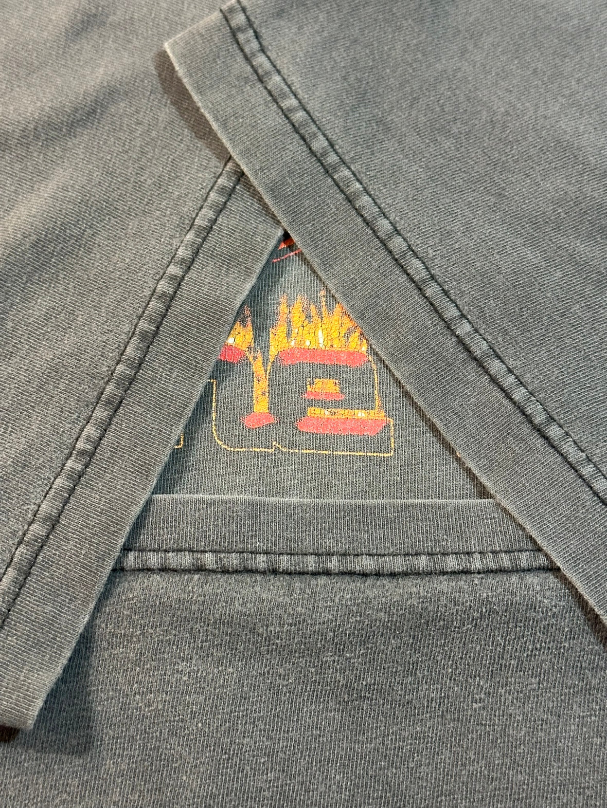 00's HARLEY DAVIDSON「FEEL THE HEAT」ハーレーTシャツ